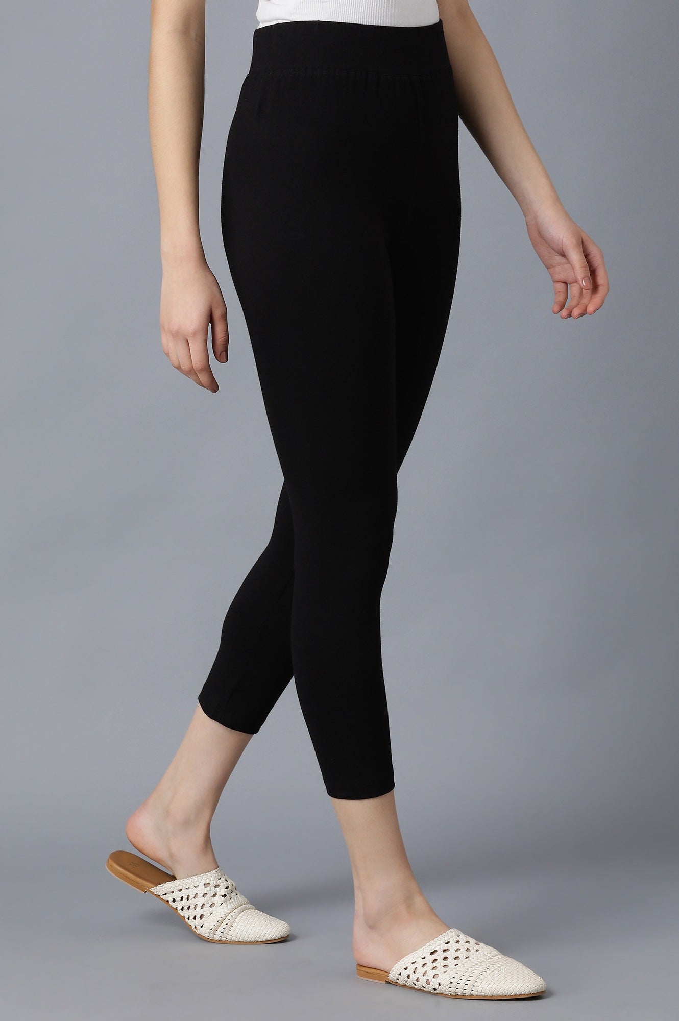 Black Solid Skinny Fit Cotton Tights With Elasticated Waistband