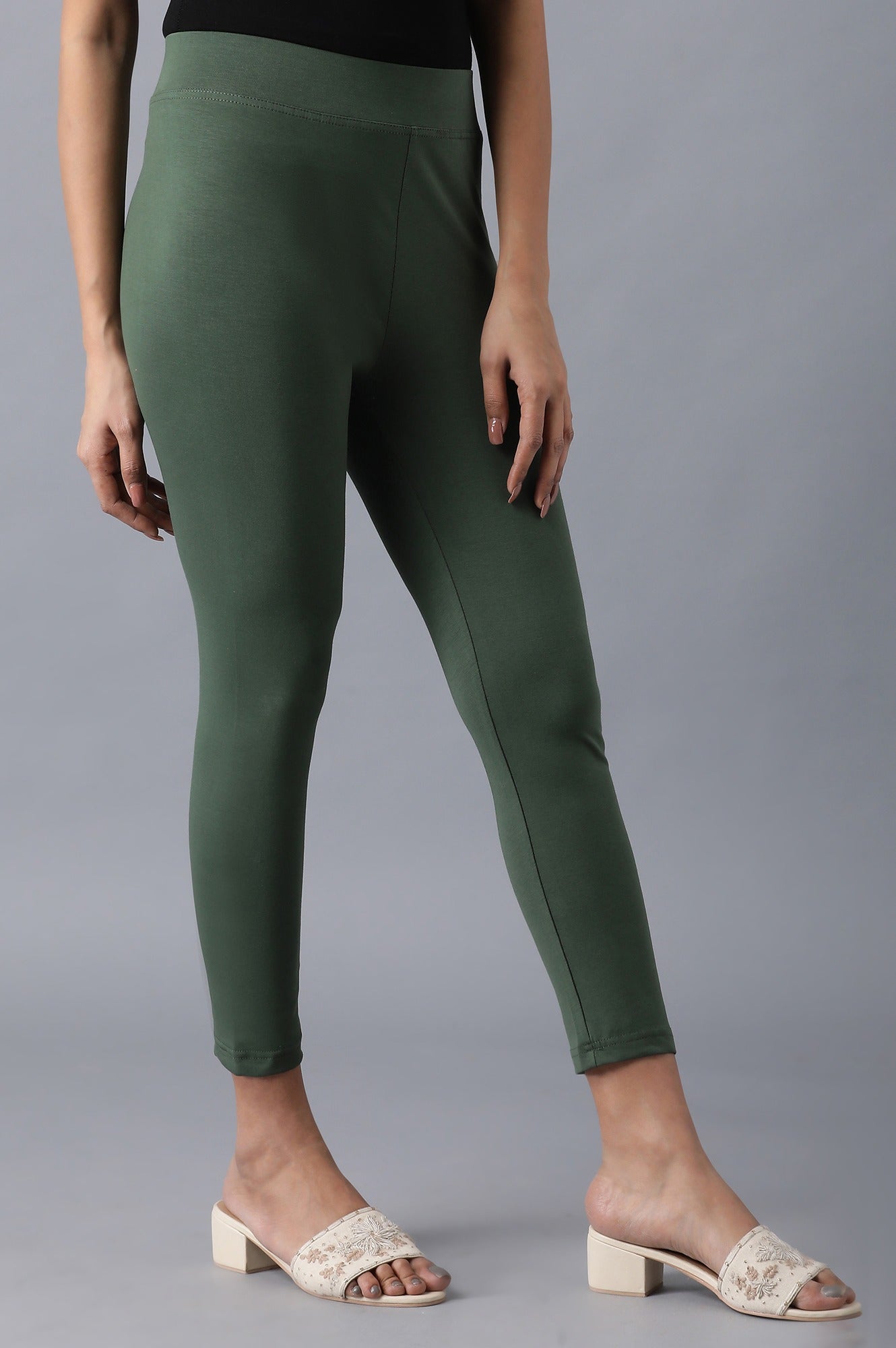 Green Solid Skinny Fit Cotton Tights With Elasticated Waistband