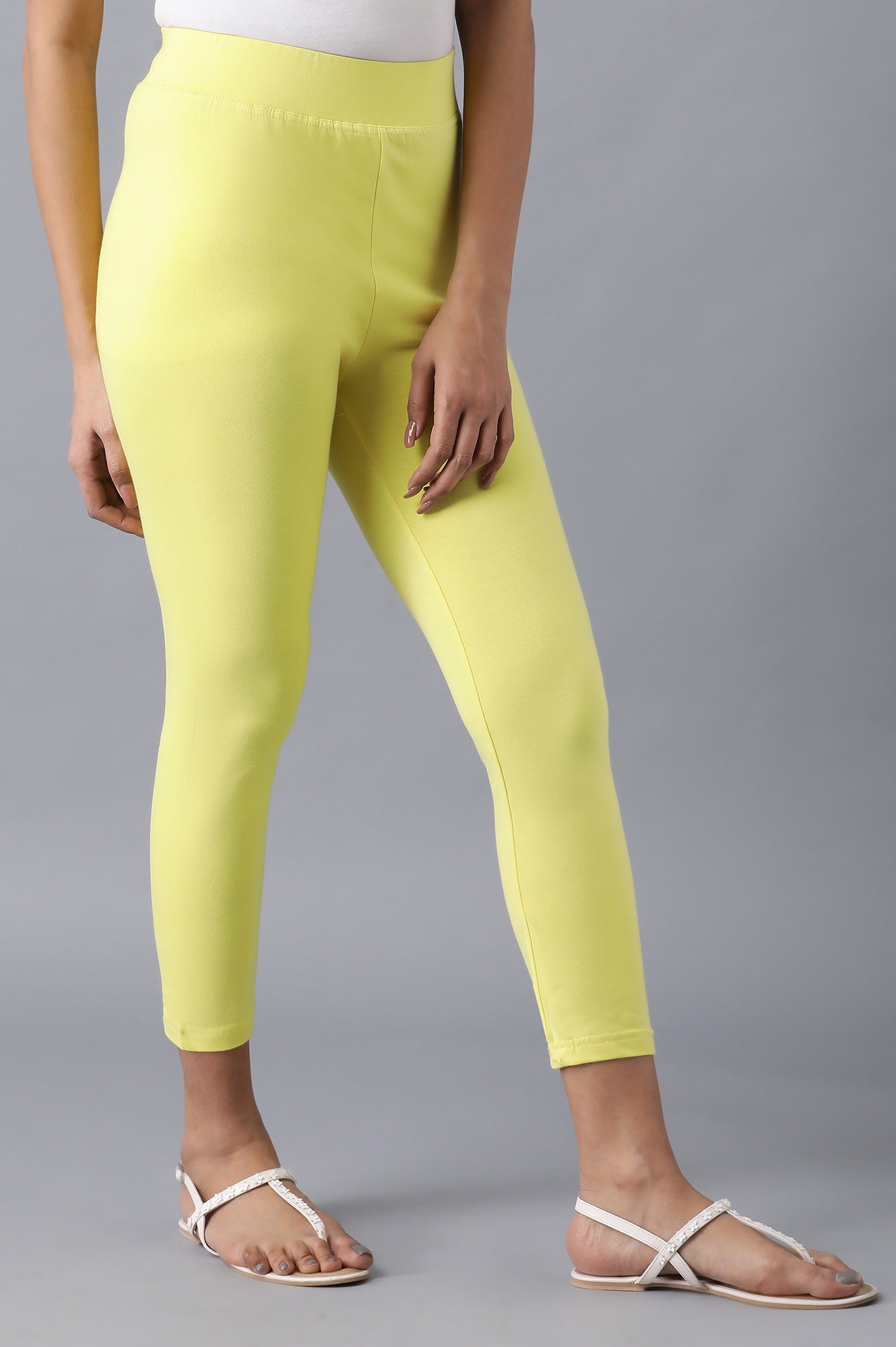Yellow Solid Skinny Fit Cotton Cropped Tights With Elasticated Waistband