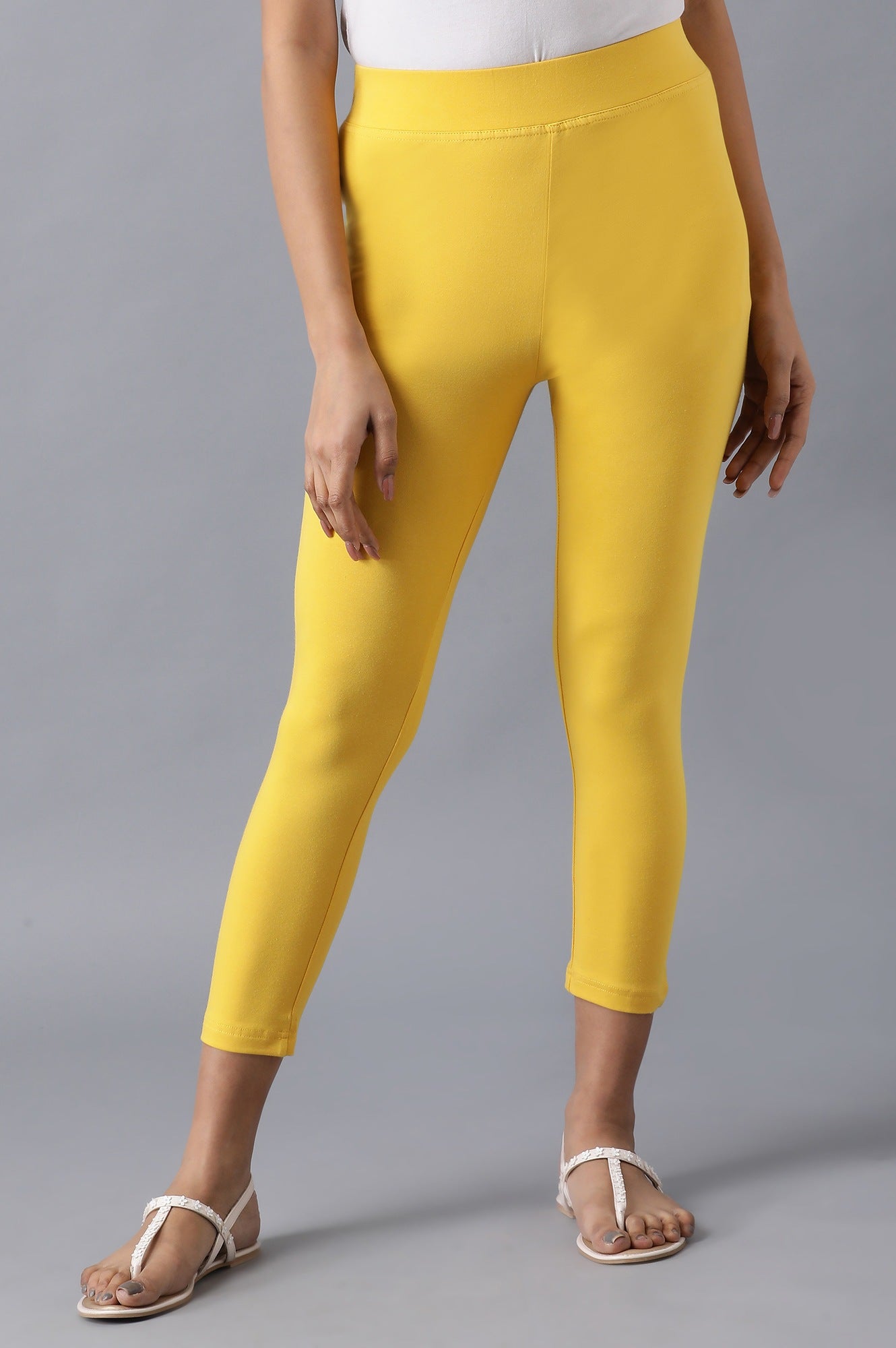 Yellow Solid Skinny Fit Cotton Cropped Tights With Elasticated Waistband