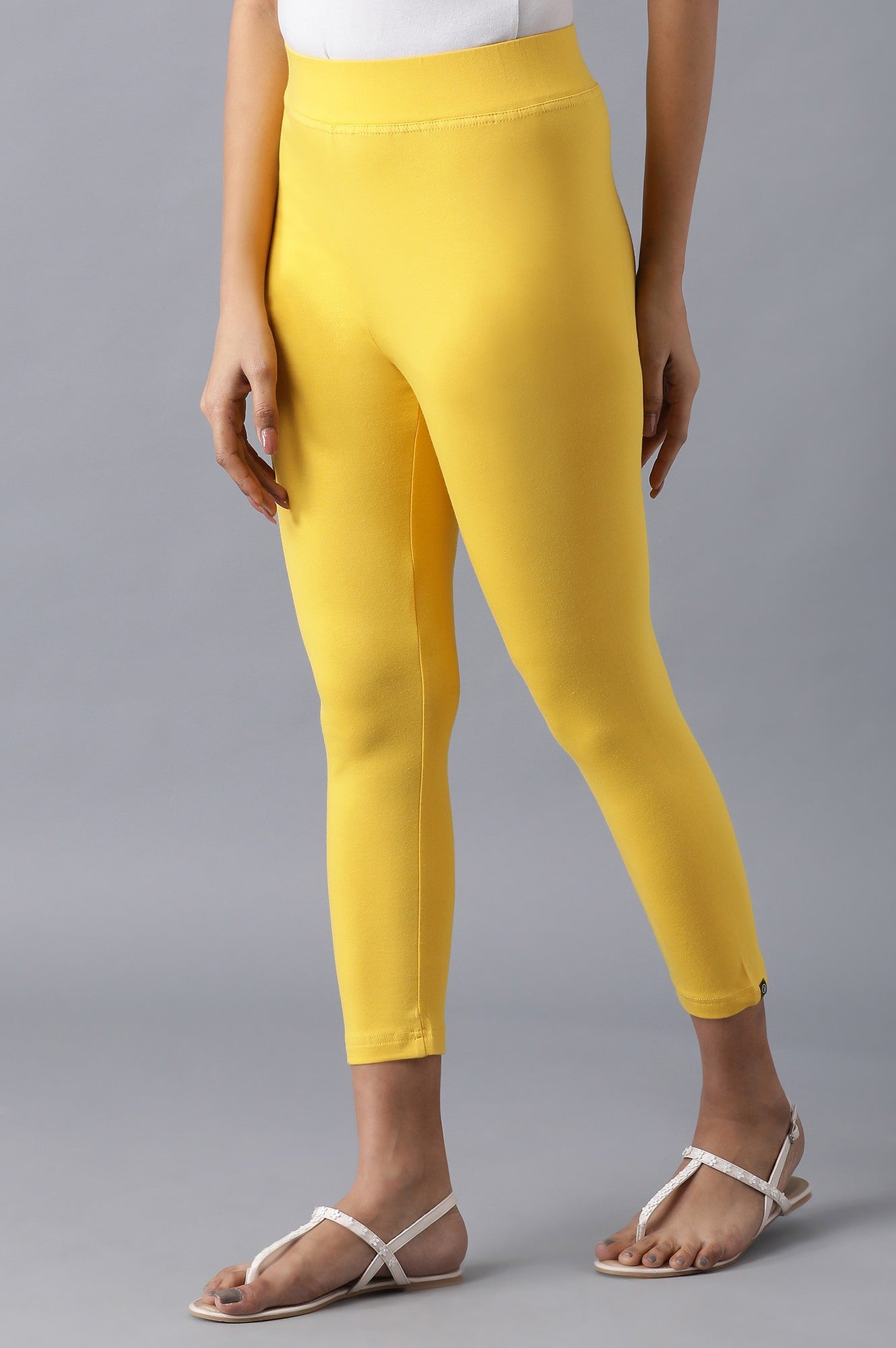 Yellow Solid Skinny Fit Cotton Cropped Tights With Elasticated Waistband