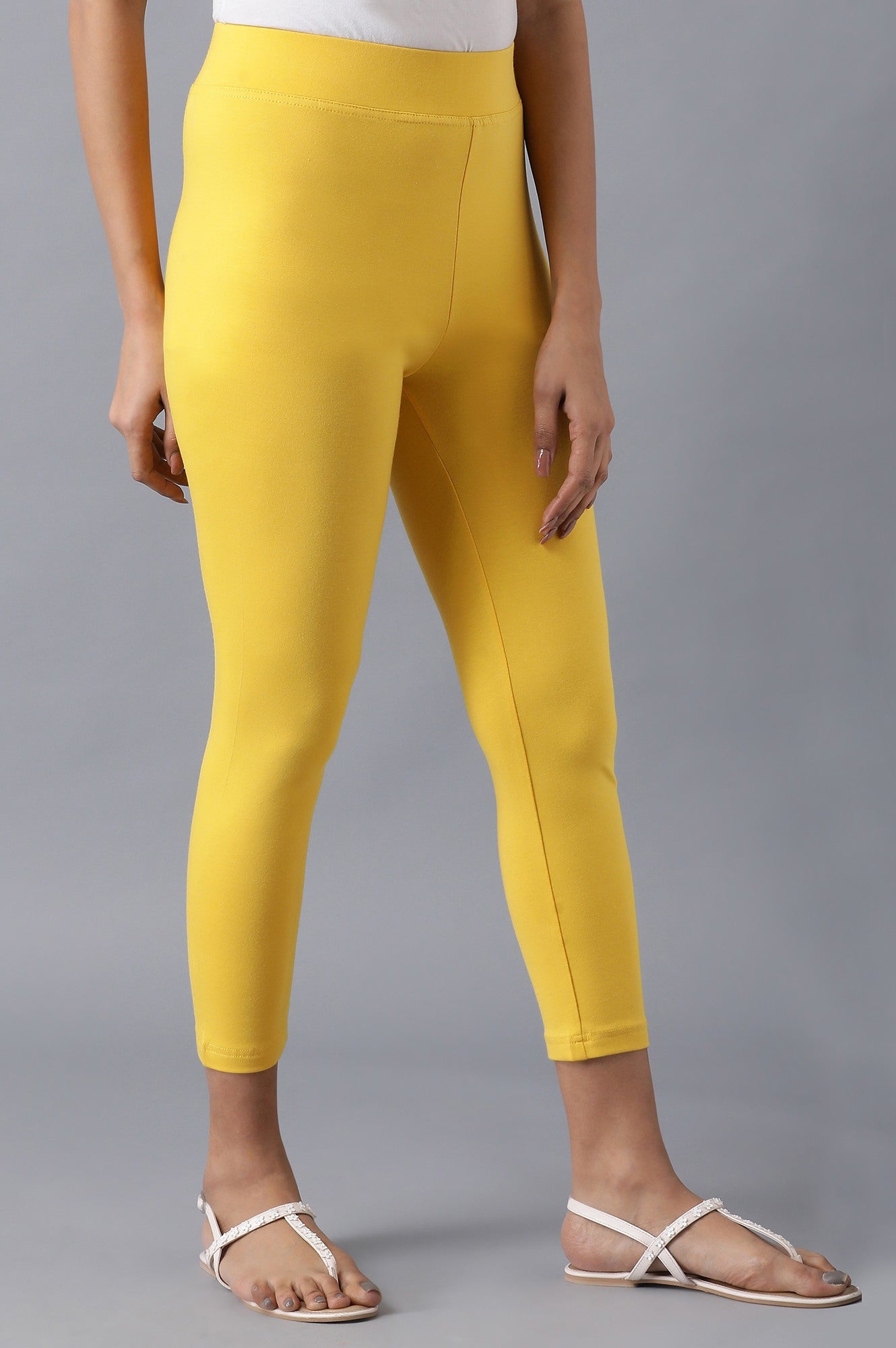 Yellow Solid Skinny Fit Cotton Cropped Tights With Elasticated Waistband