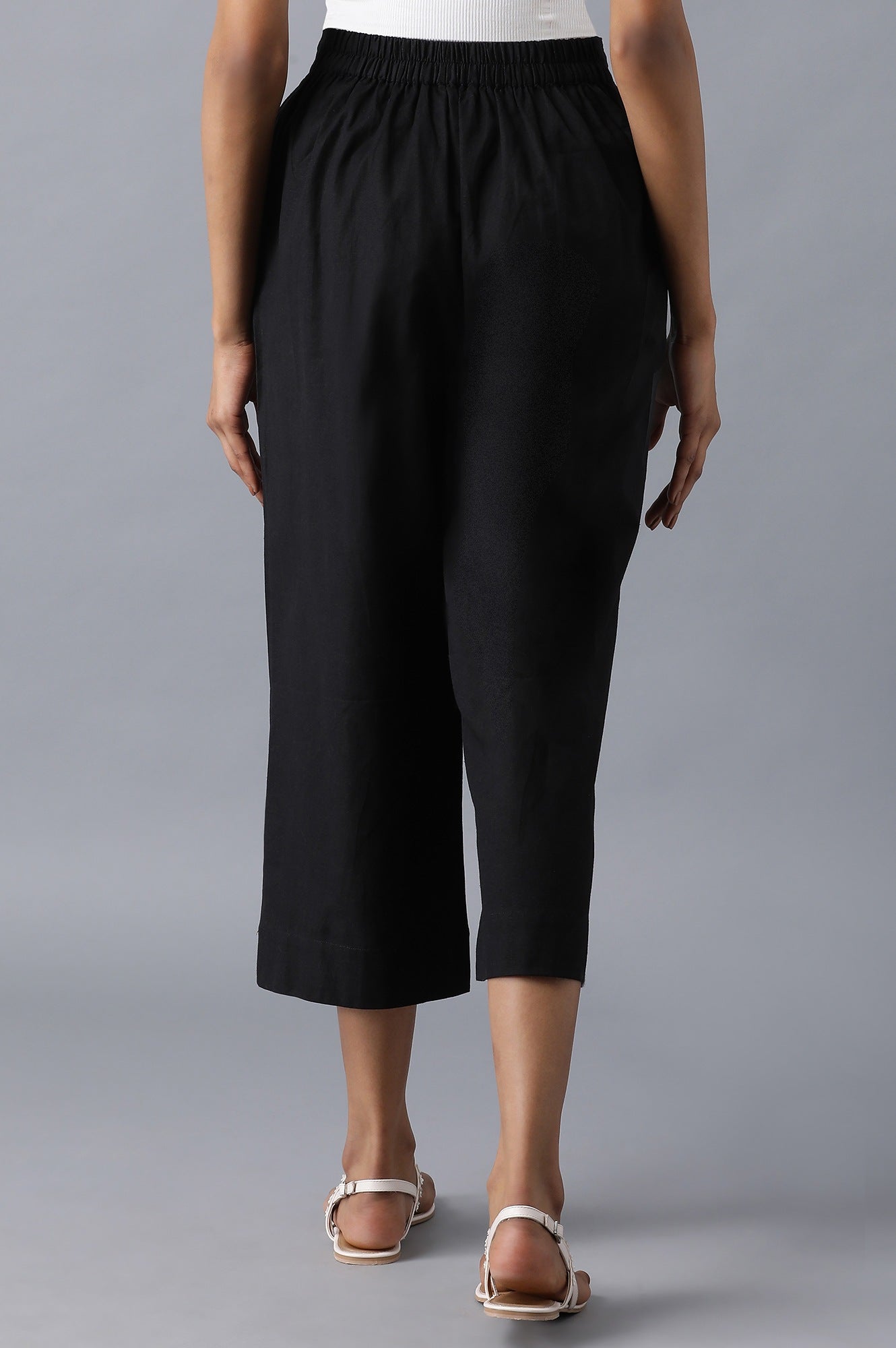 Black Solid Straight Fit Cotton Culottes With Side Pockets