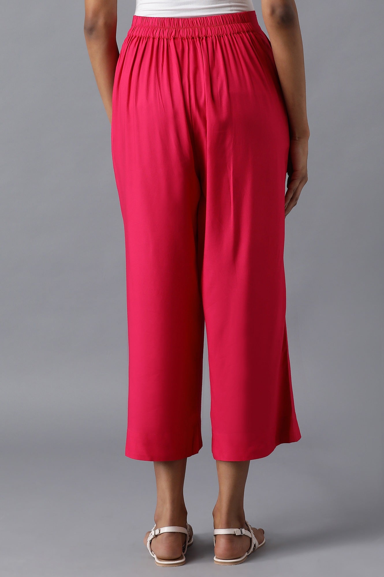 Pink Solid Straight Fit Cotton Culottes With Pleated Pockets
