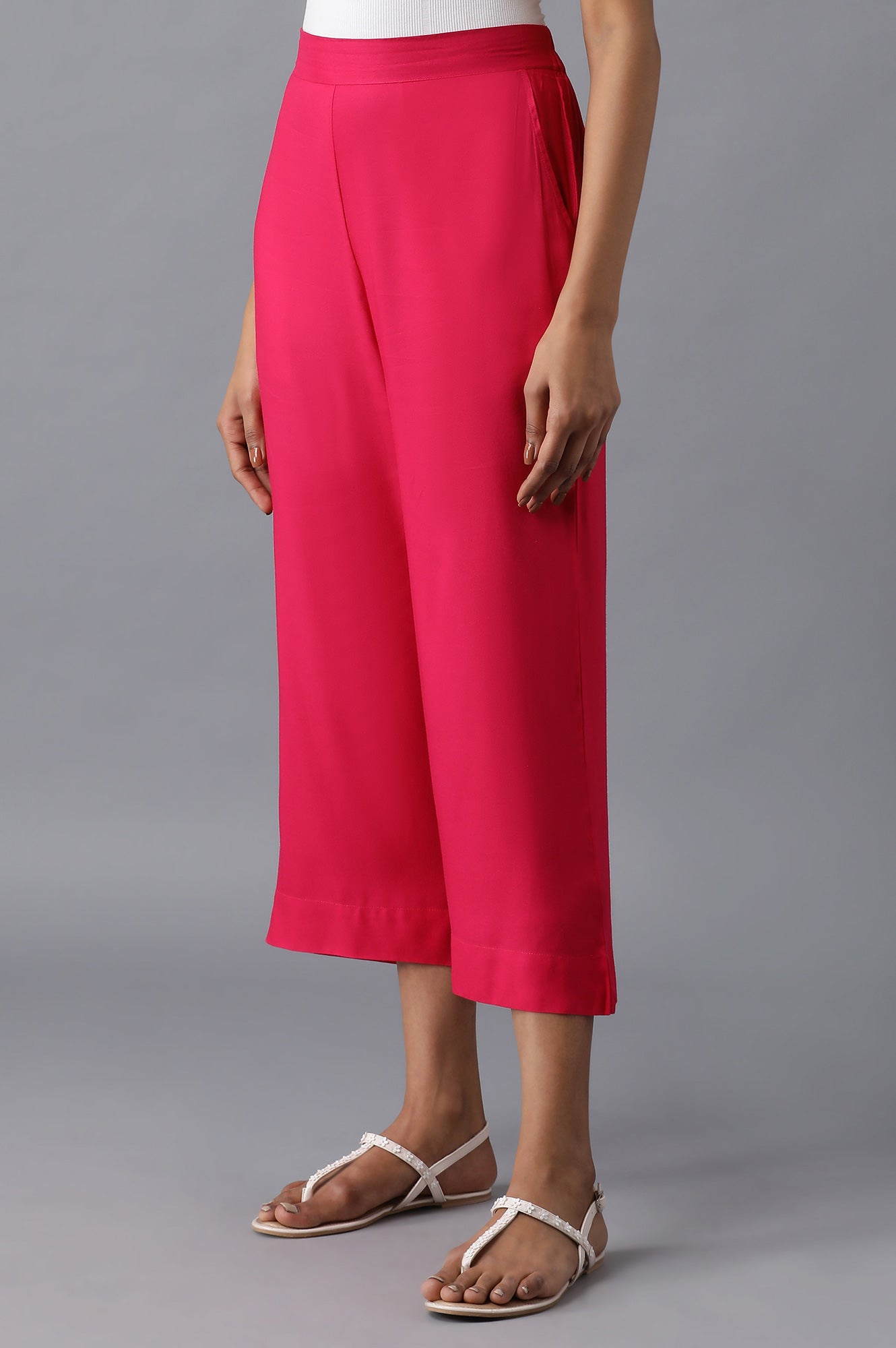 Pink Solid Straight Fit Cotton Culottes With Pleated Pockets