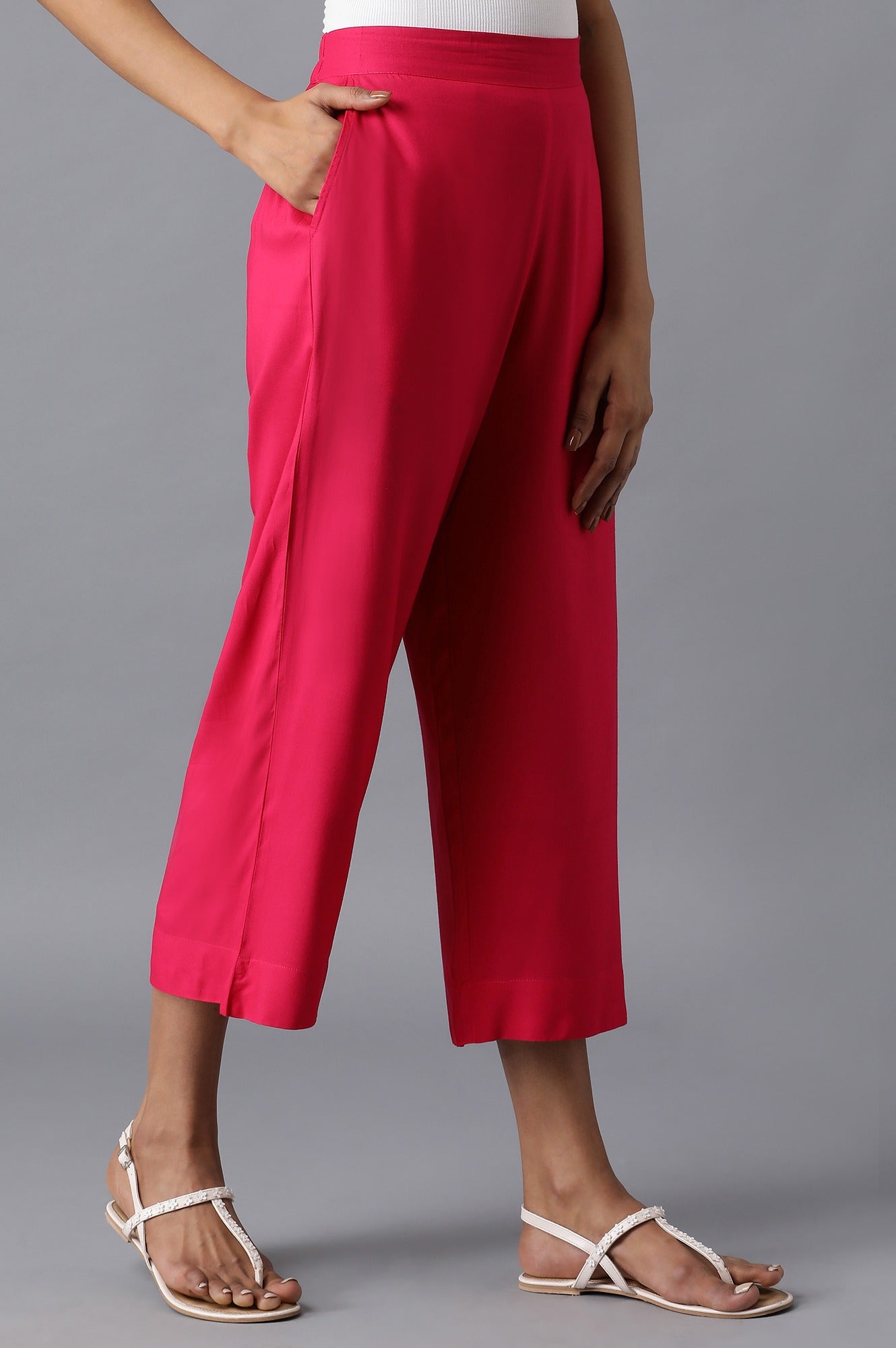 Pink Solid Straight Fit Cotton Culottes With Pleated Pockets