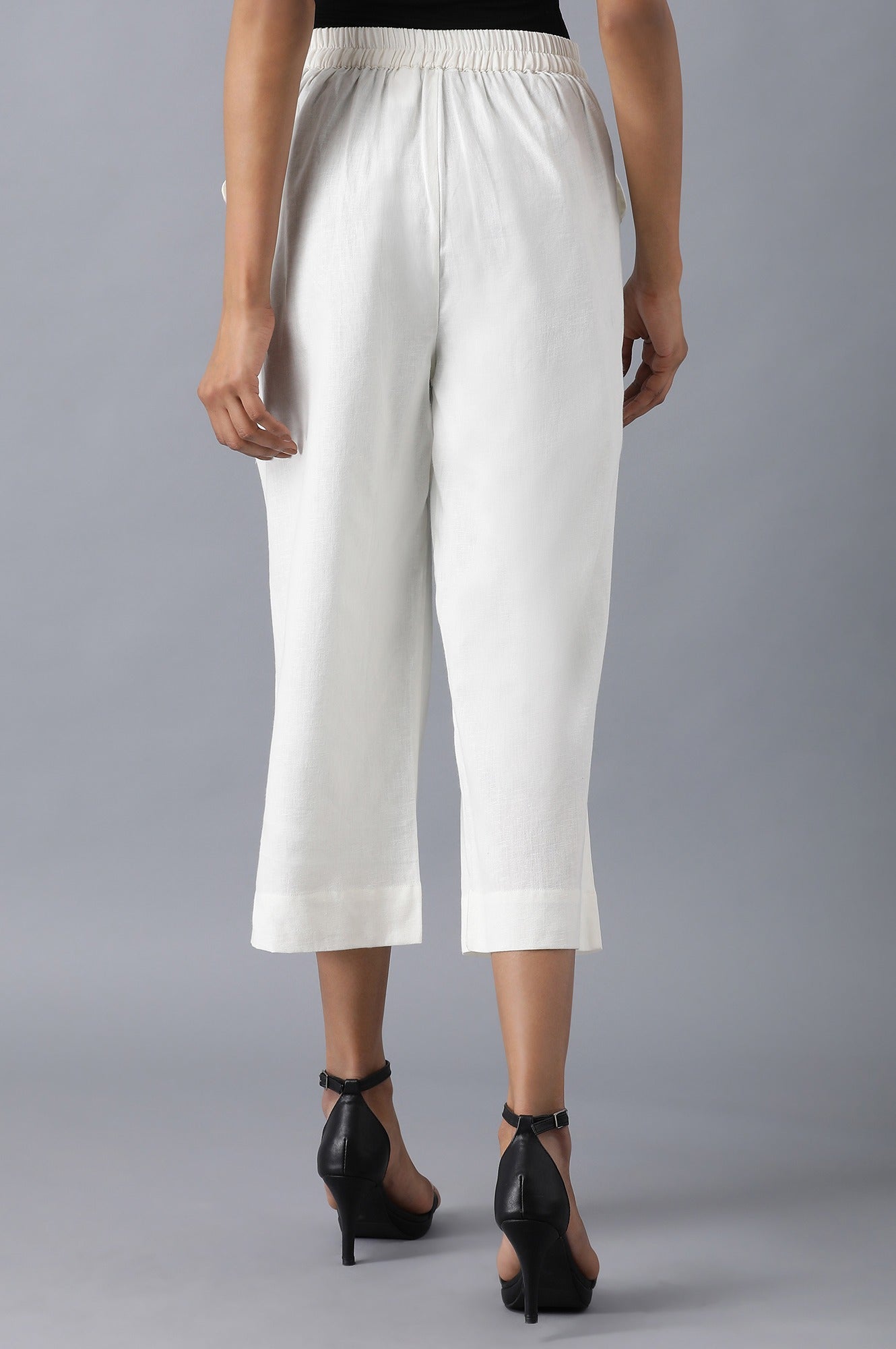 White Solid Wide Leg Cotton Culottes With Pleated Pockets