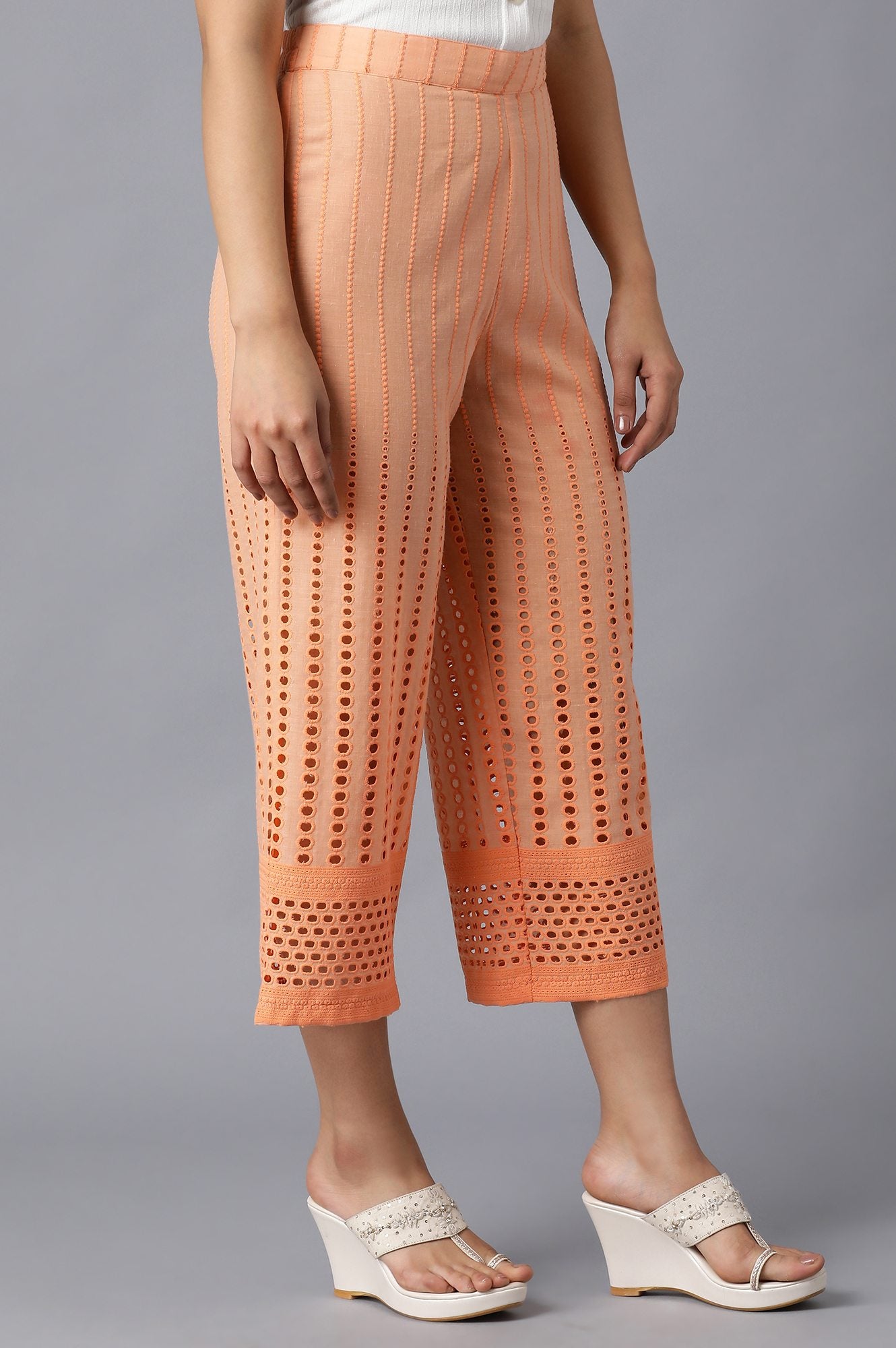 Peach Solid Straight Fit Cotton Culottes With Pleated Pockets