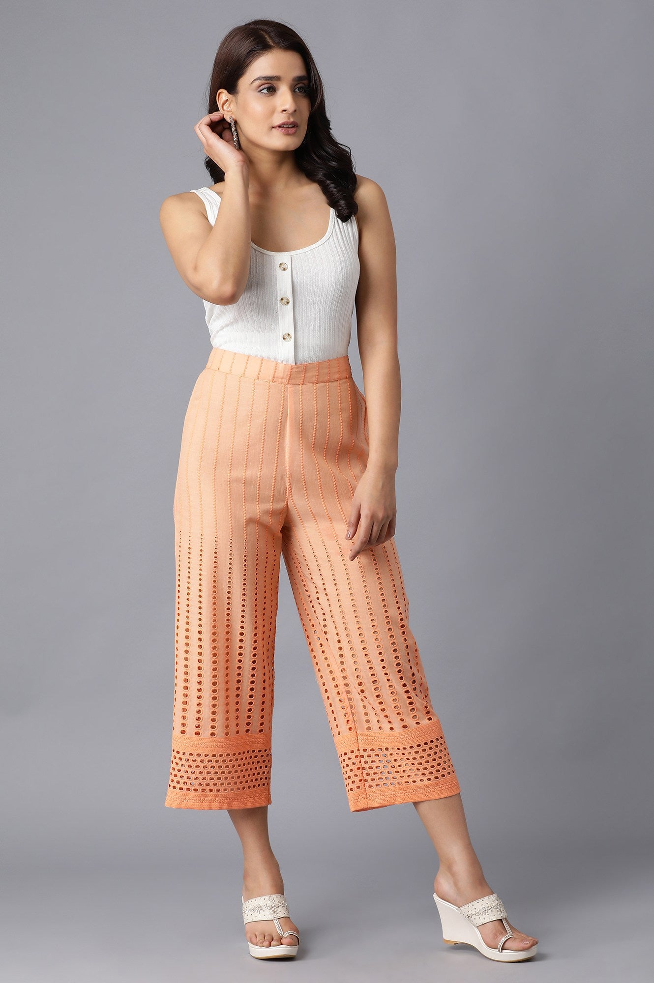 Peach Solid Straight Fit Cotton Culottes With Pleated Pockets