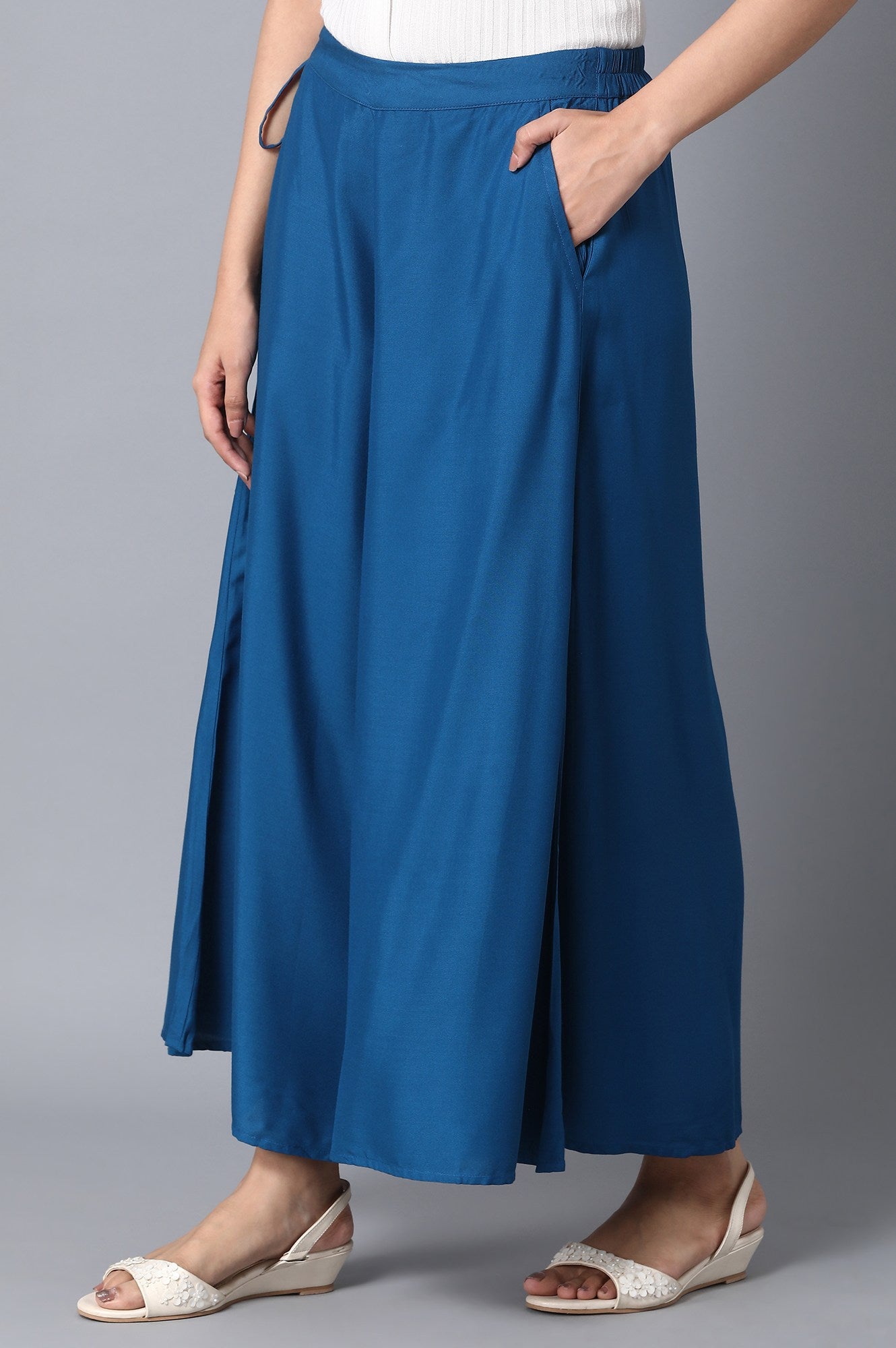 Blue Solid Flared Cotton Culottes With Elasticated Waist