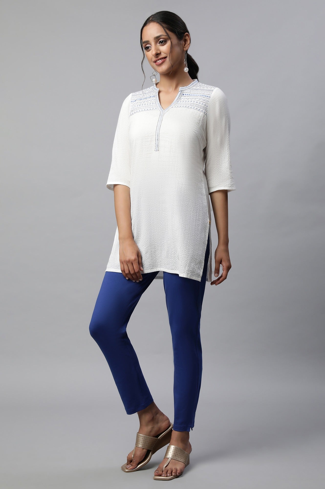 Blue Solid Straight Fit Cotton Pants With Elasticated Waist