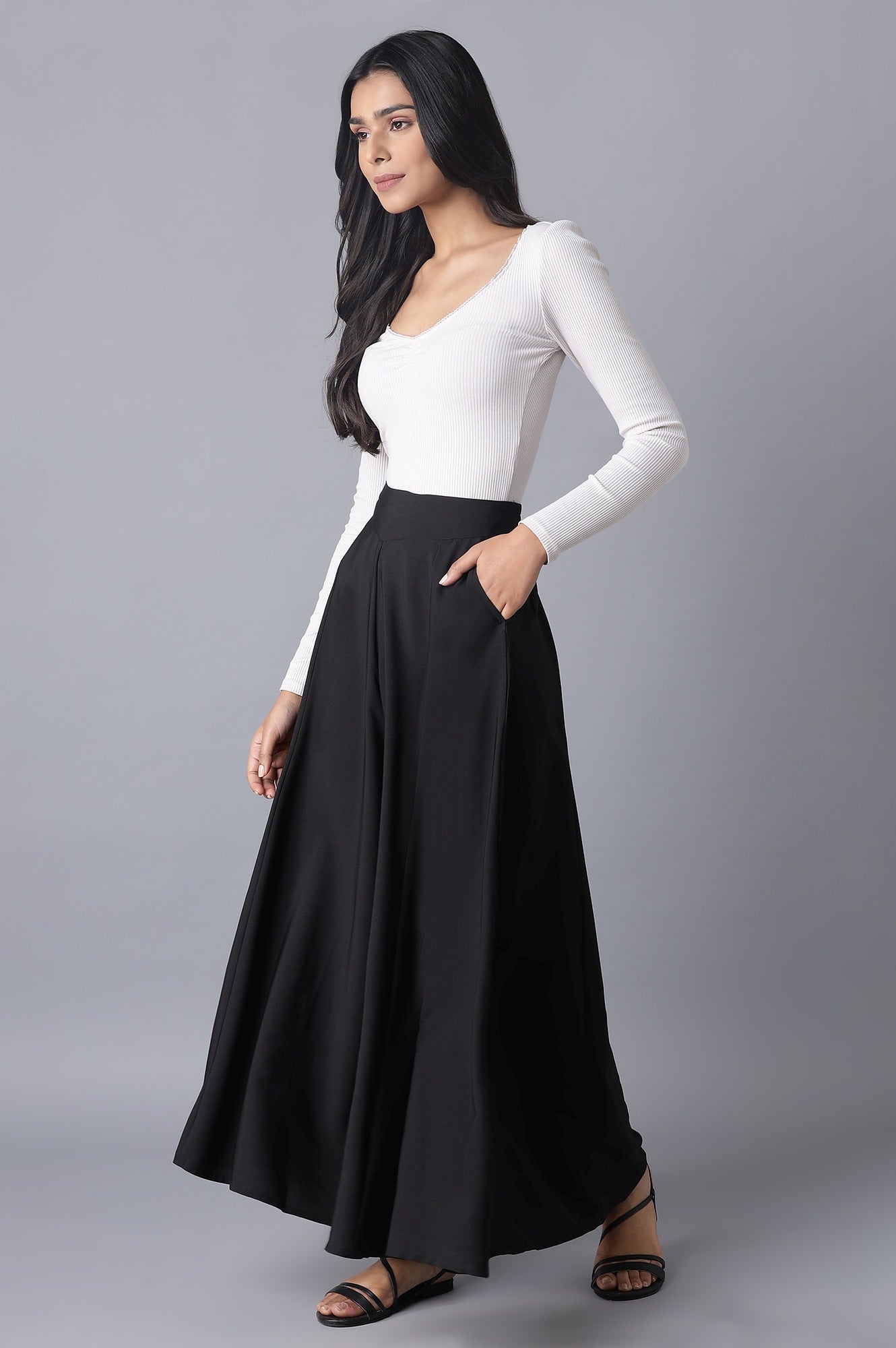 Black Solid Flared Woven Palazzo With Elasticated Waist