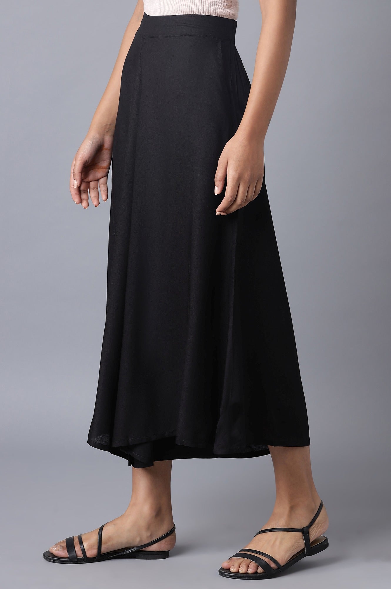 Black Solid Flared Woven Culottes With Drawstring Detail