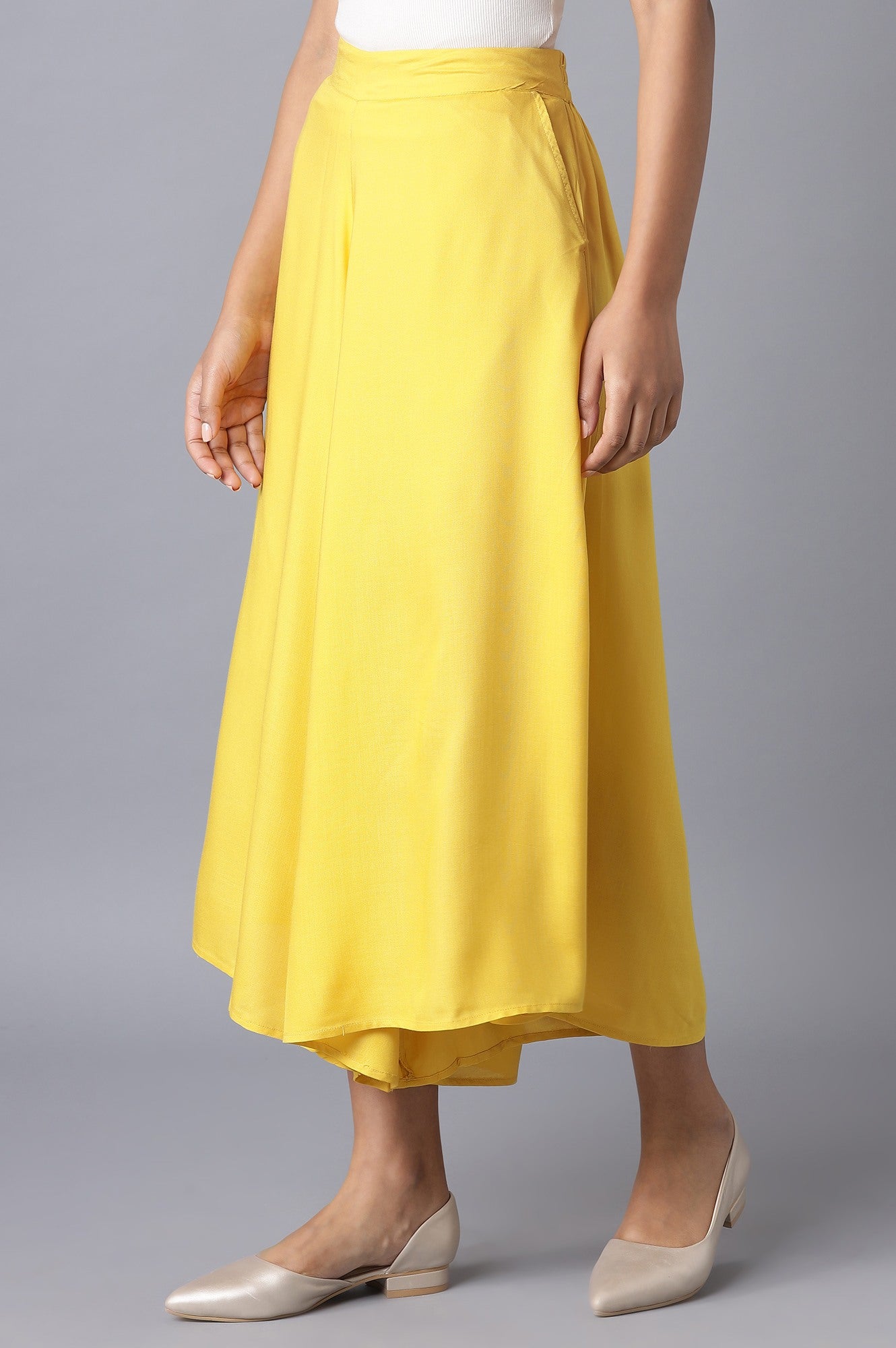 Yellow Solid Flared Cotton Culottes With Drawstring