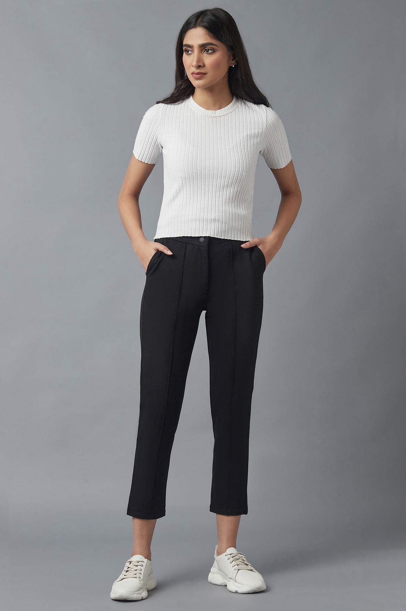 Black Solid Straight Fit Trousers With Pintuck Detail