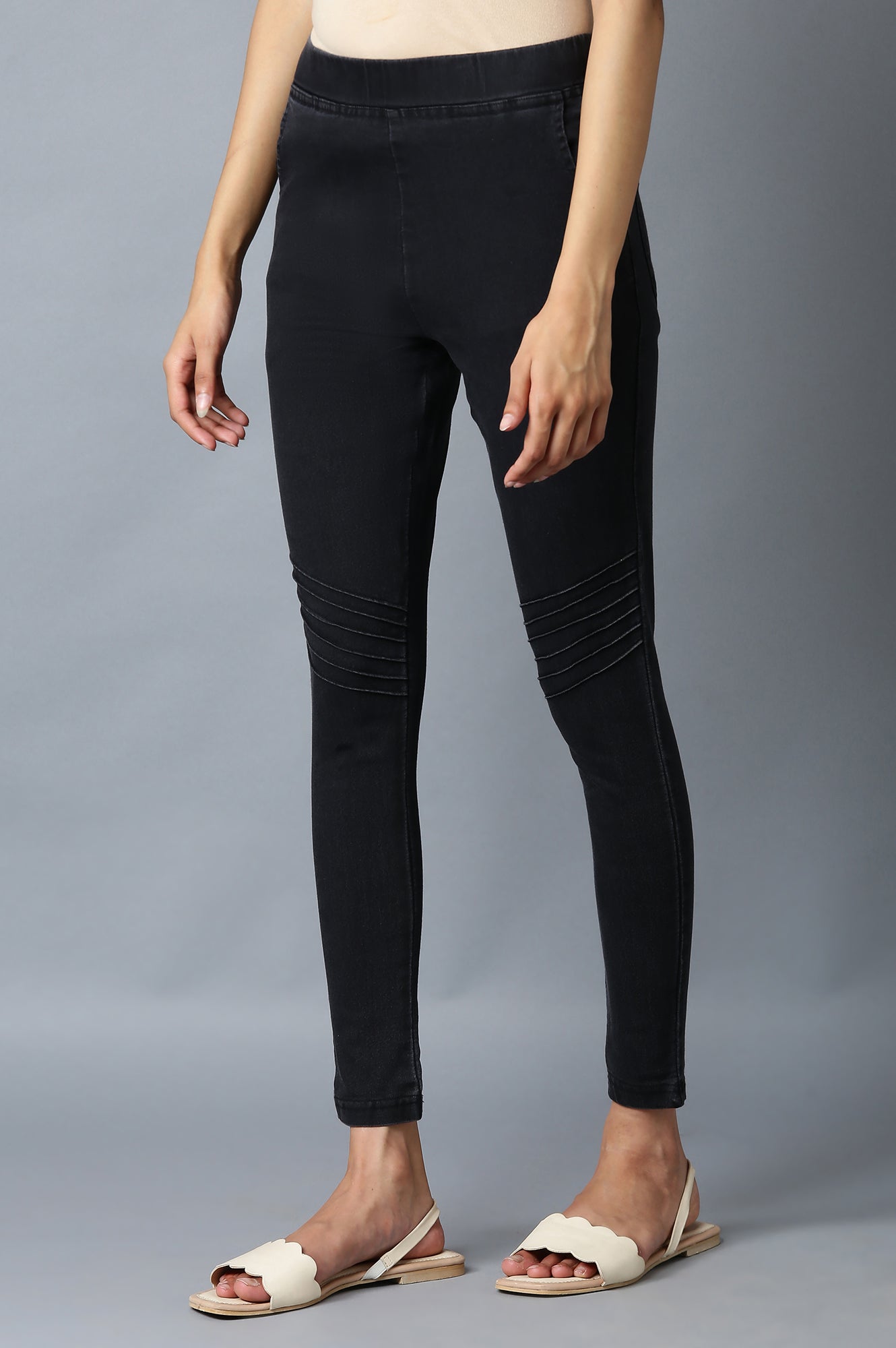 Grey Solid Slim Fit Denim Jeggings With Pintuck Detail