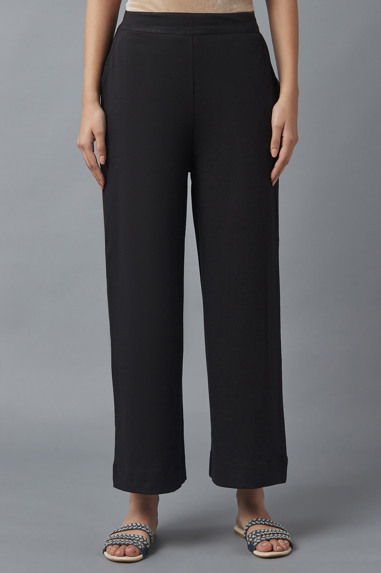 Black Solid Straight Fit Cotton Palazzo With Side Pockets