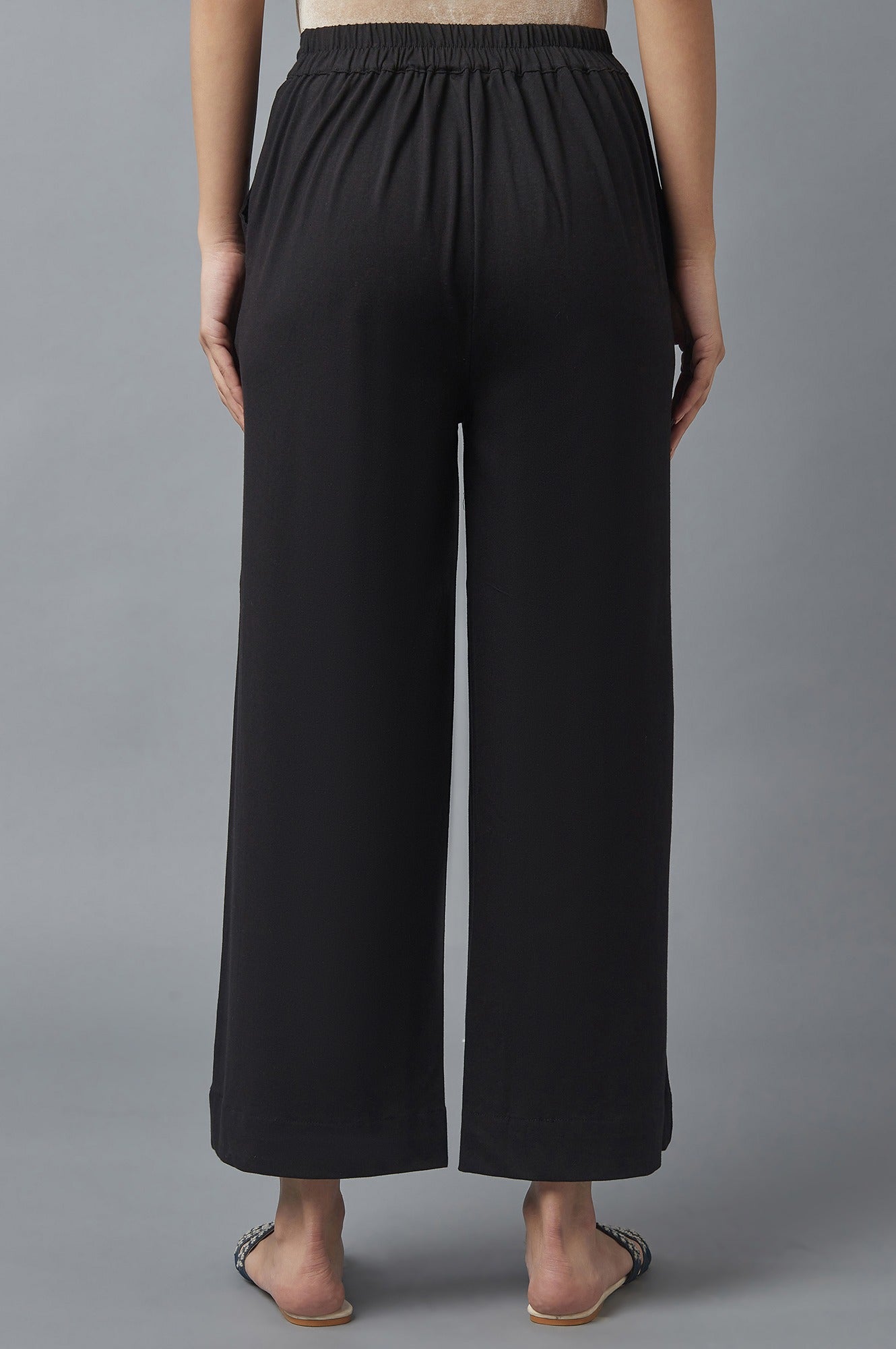 Black Solid Straight Fit Cotton Palazzo With Side Pockets