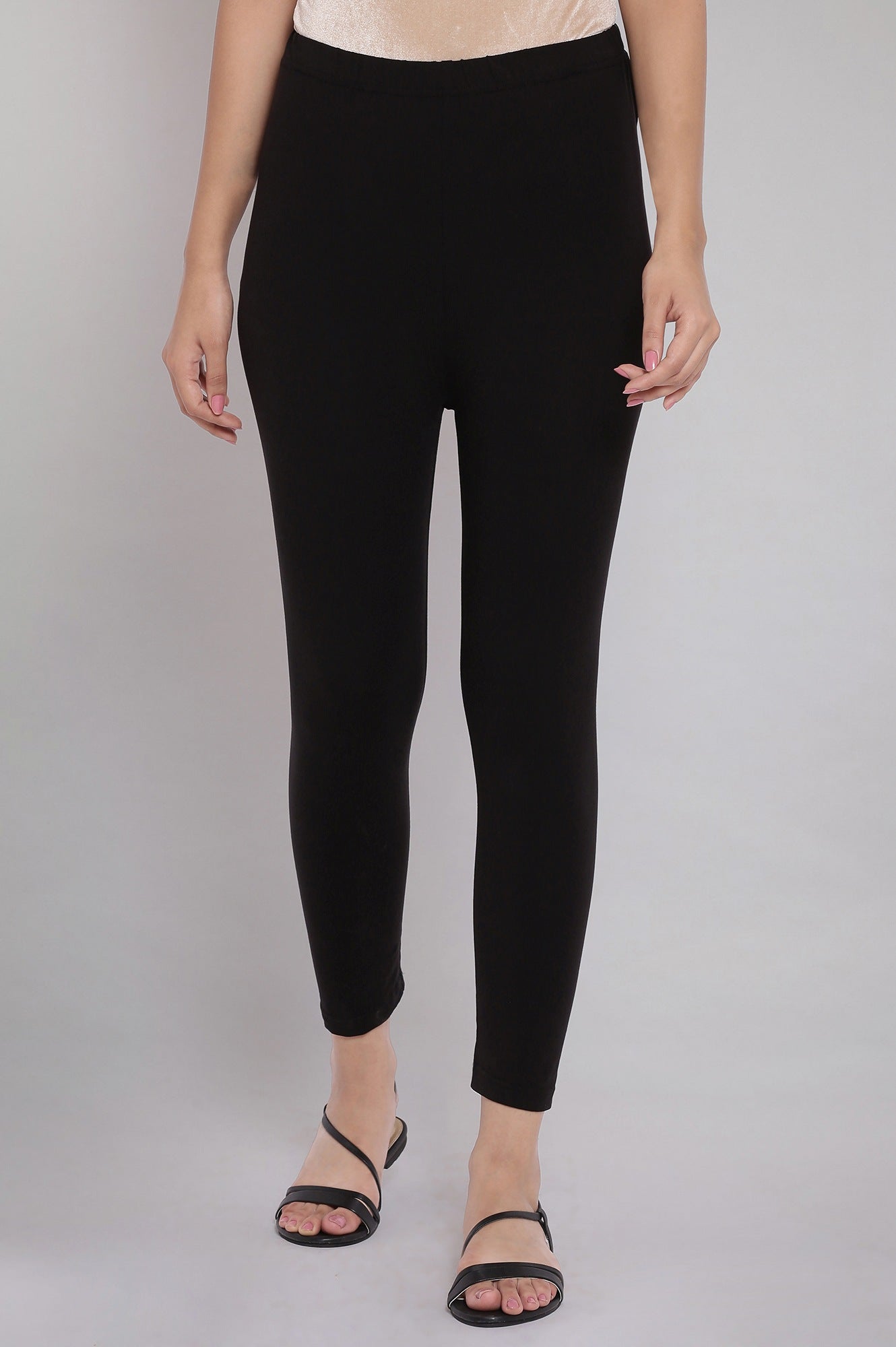 Black Solid Skinny Fit Cotton Tights With Elasticated Waistband