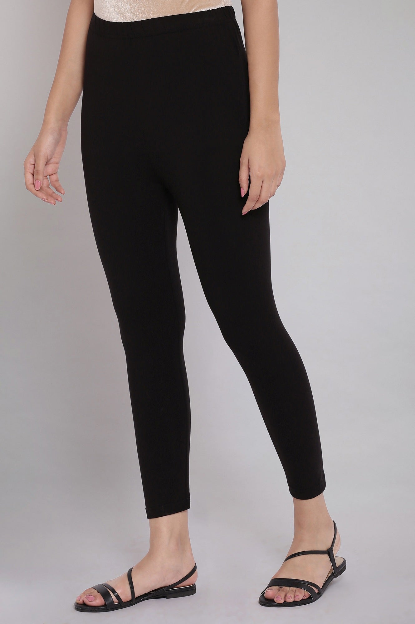 Black Solid Skinny Fit Cotton Tights With Elasticated Waistband