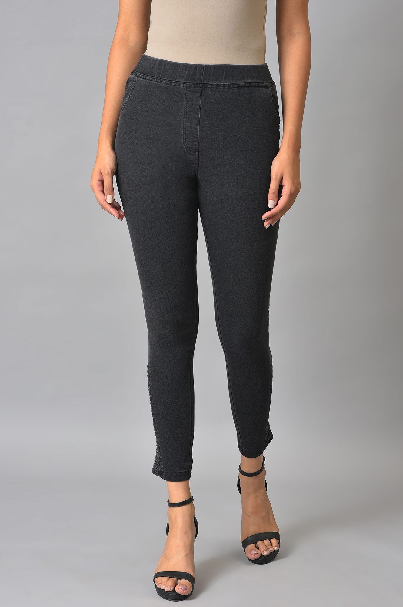 Grey Solid Skinny Fit Denim Jeggings With Pintuck Detail