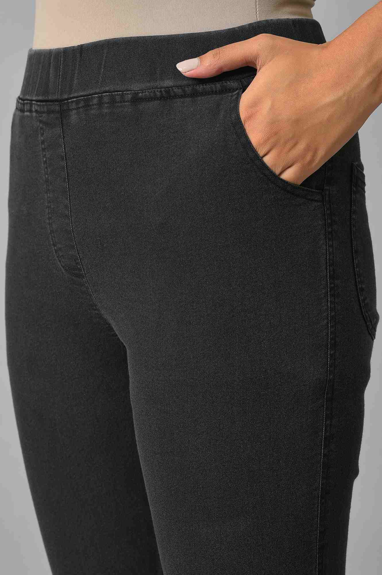 Grey Solid Skinny Fit Denim Jeggings With Pintuck Detail