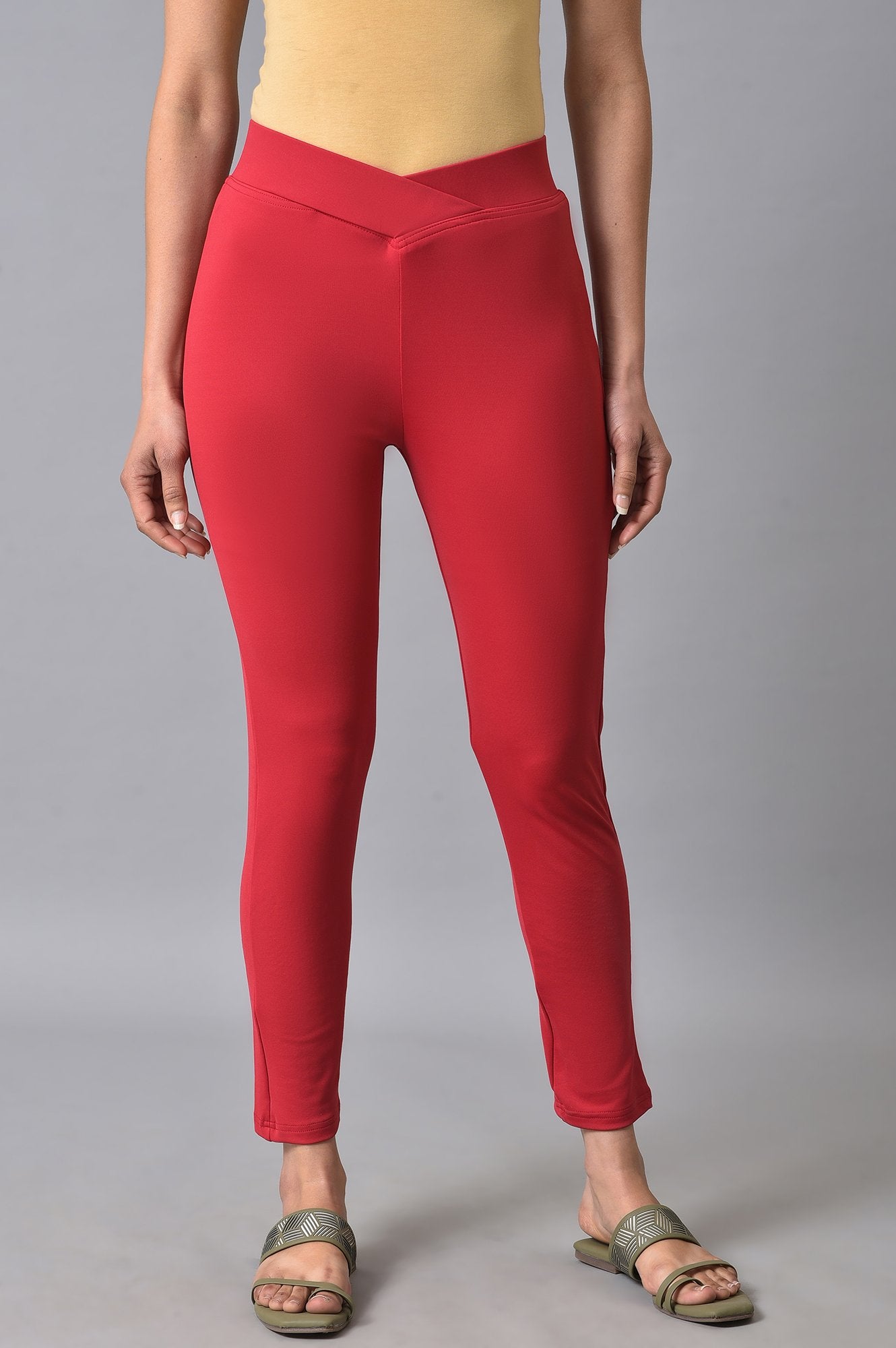 Buy Red Solid Skinny Fit Lycra Tights With Slip On Closure Online
