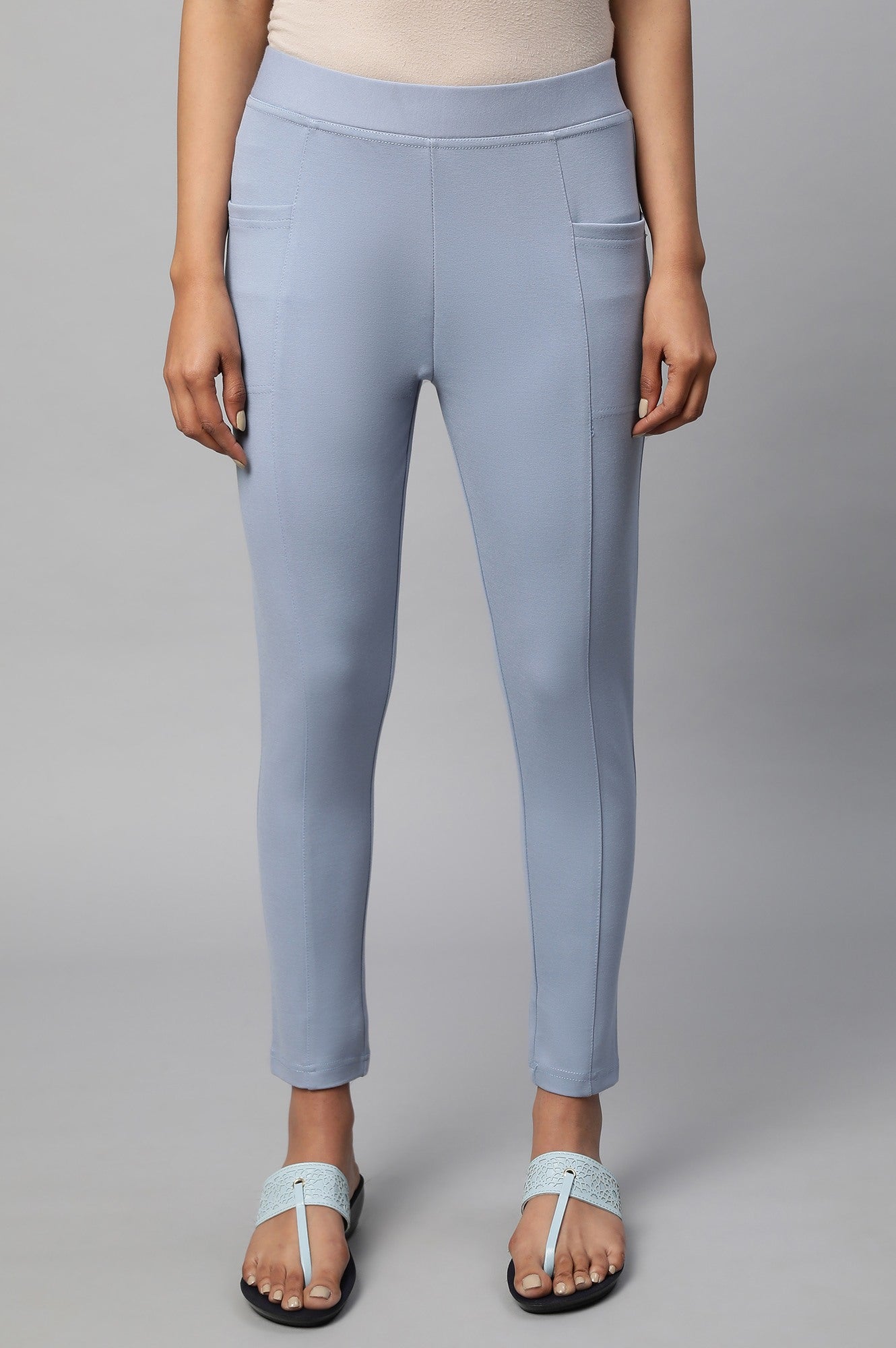 Light Blue Solid Skinny Fit Yoga Tights With Side Pockets