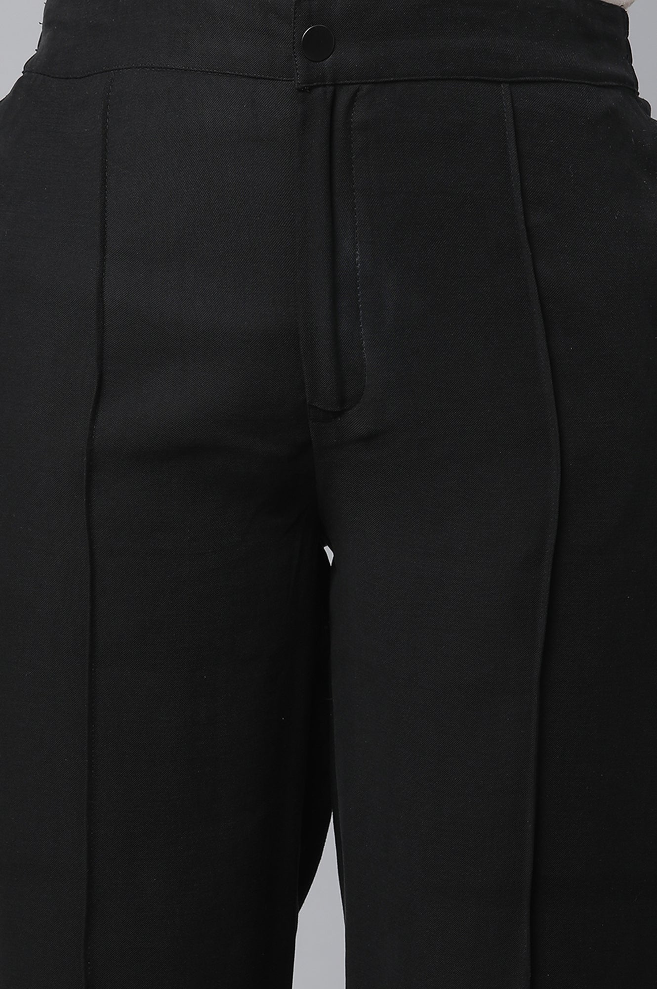 Black Solid Straight Fit Woven Pants With Pintuck Detail