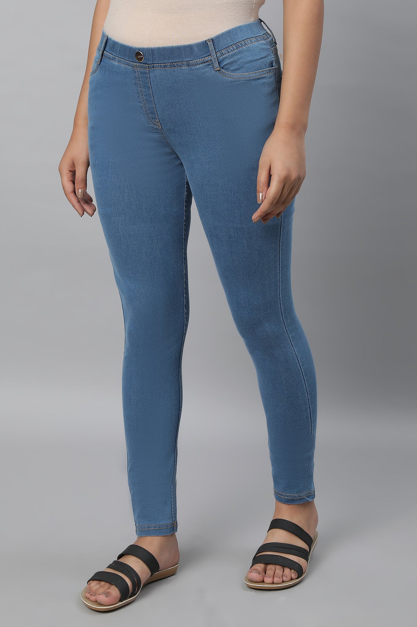 Blue Yarn Dyed Solid Buttons Denim Lycra Skinny Fit Ankle Length Jeggings