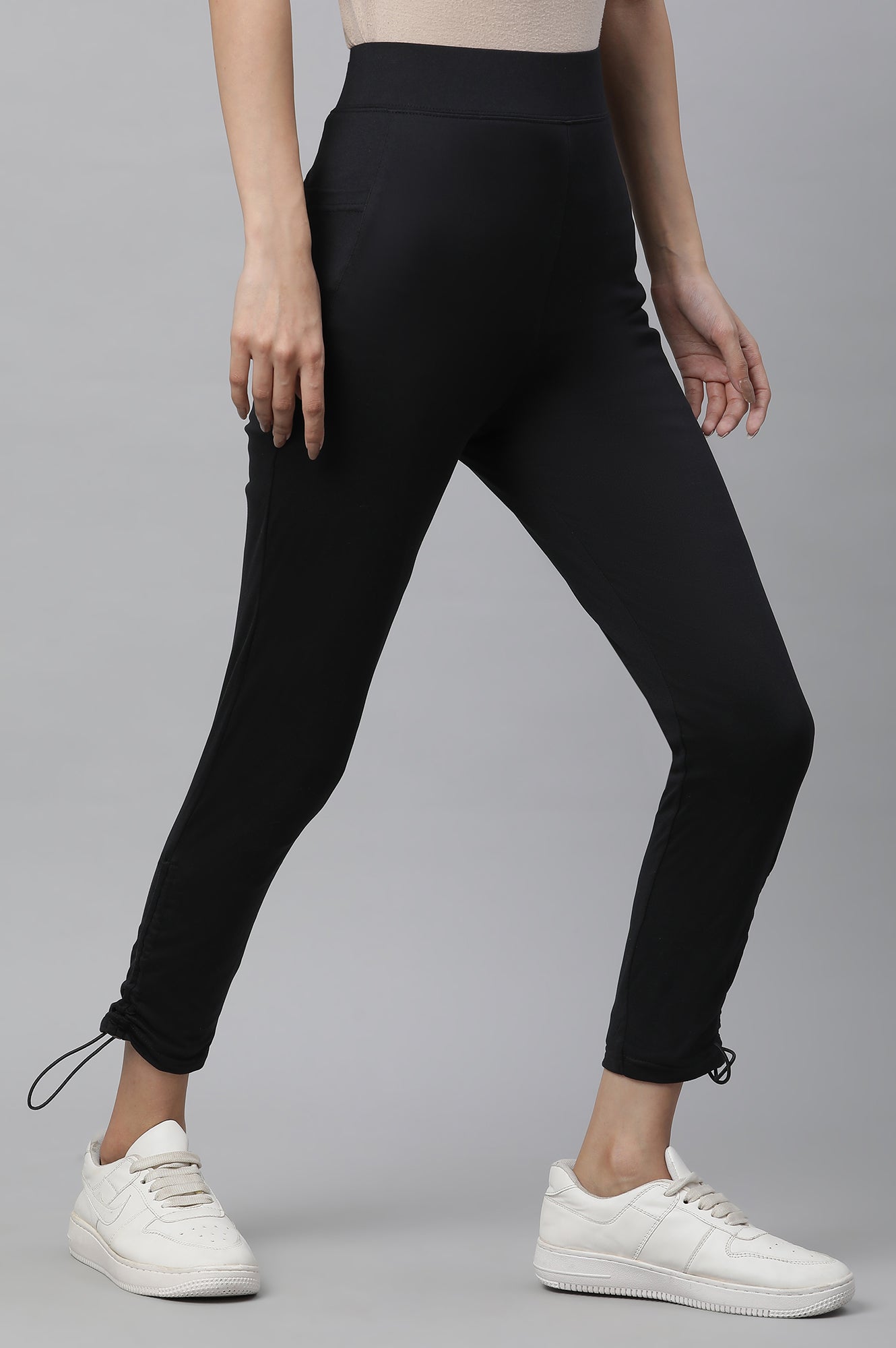 Black Solid Skinny Fit Yoga Tights With Drawstring