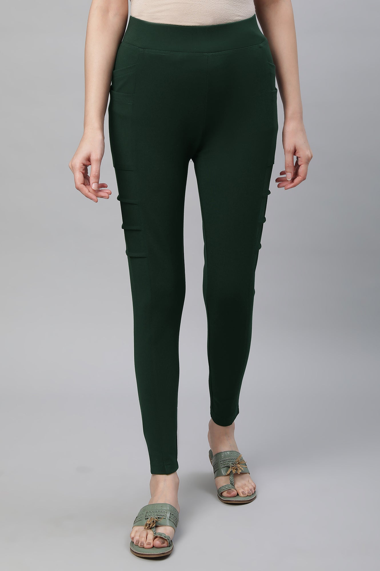 Bottle Green Solid Skinny Fit Tights With Side Pockets