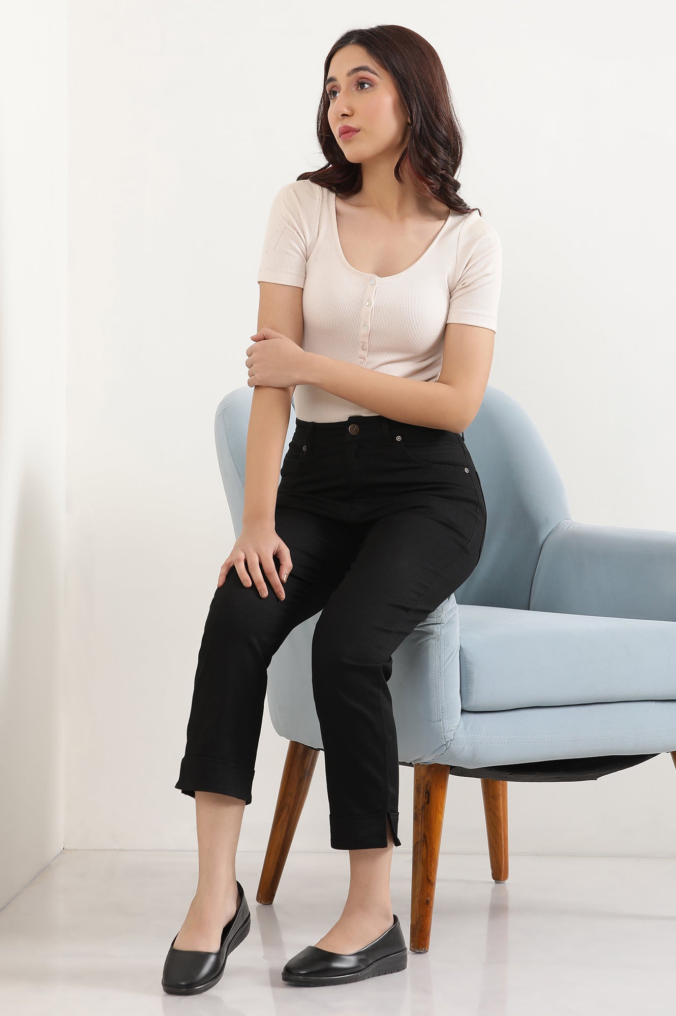 Black Solid Straight Fit Denim Pants With Side Slit