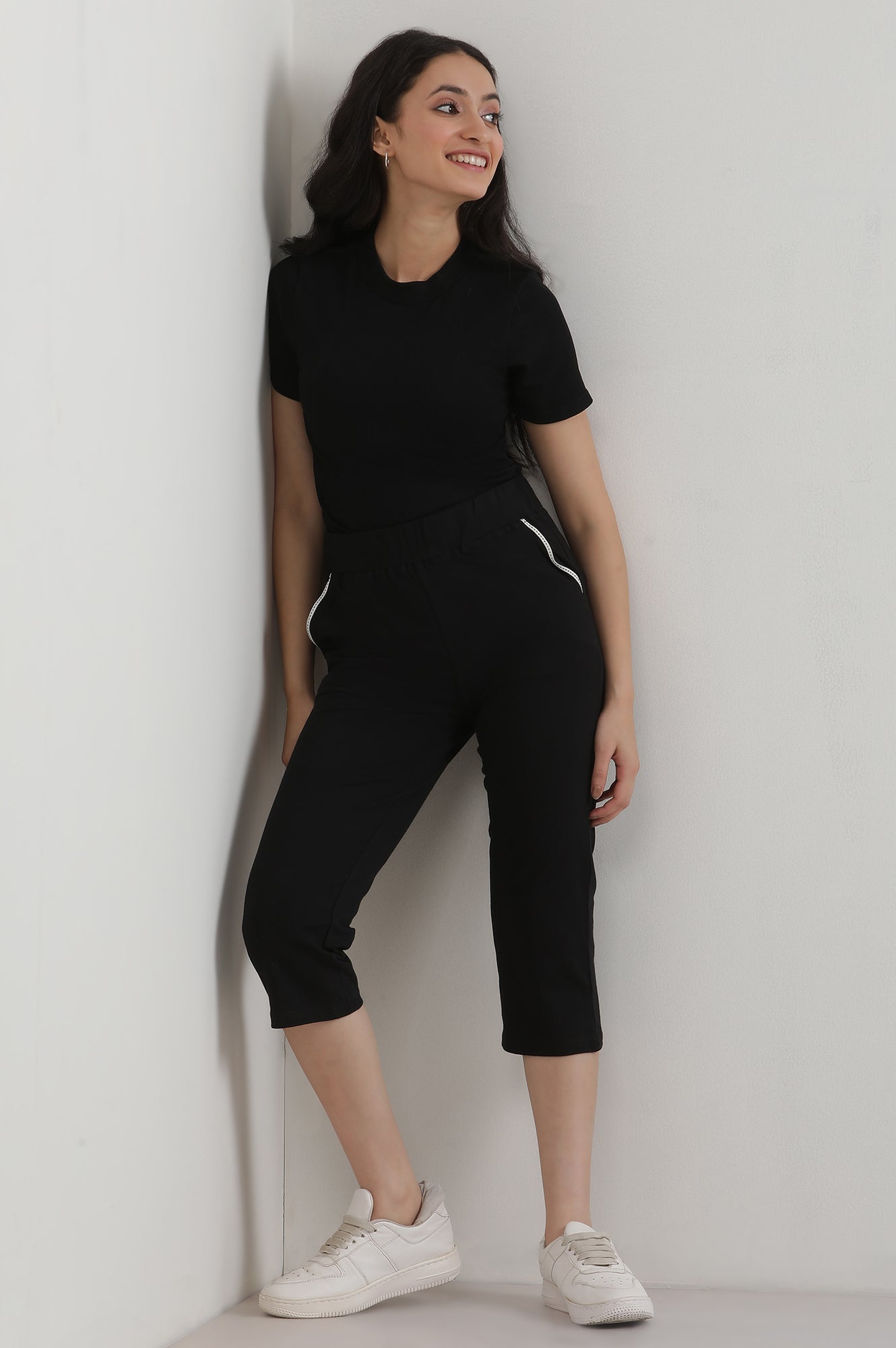 Black Solid Cotton Blend Straight Palazzos & Culottes