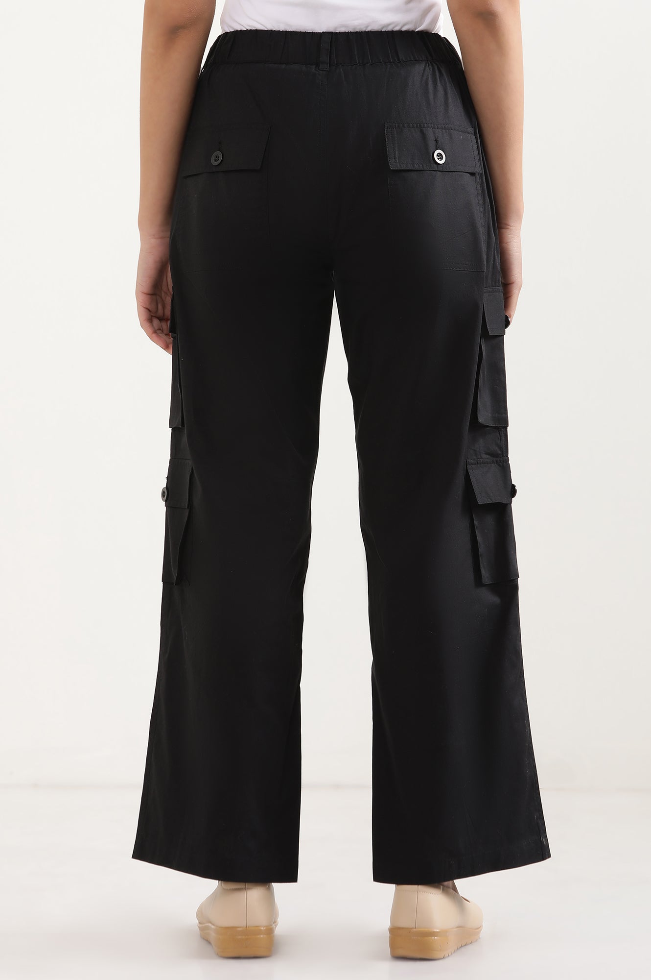 Black Solid Straight Fit Cotton Cargo Pants With Elasticated Waist