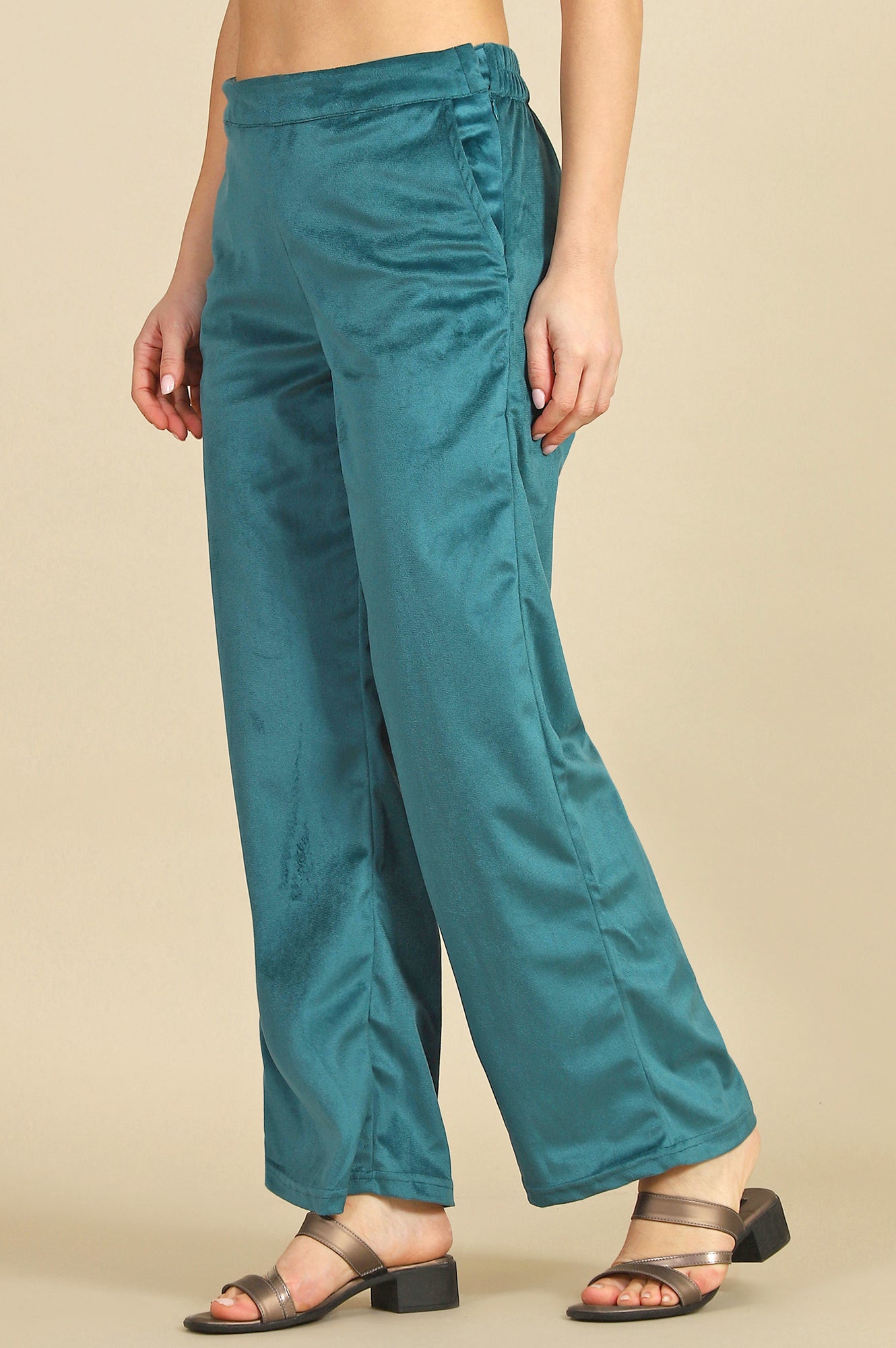 Green Solid Straight Trousers & Pants