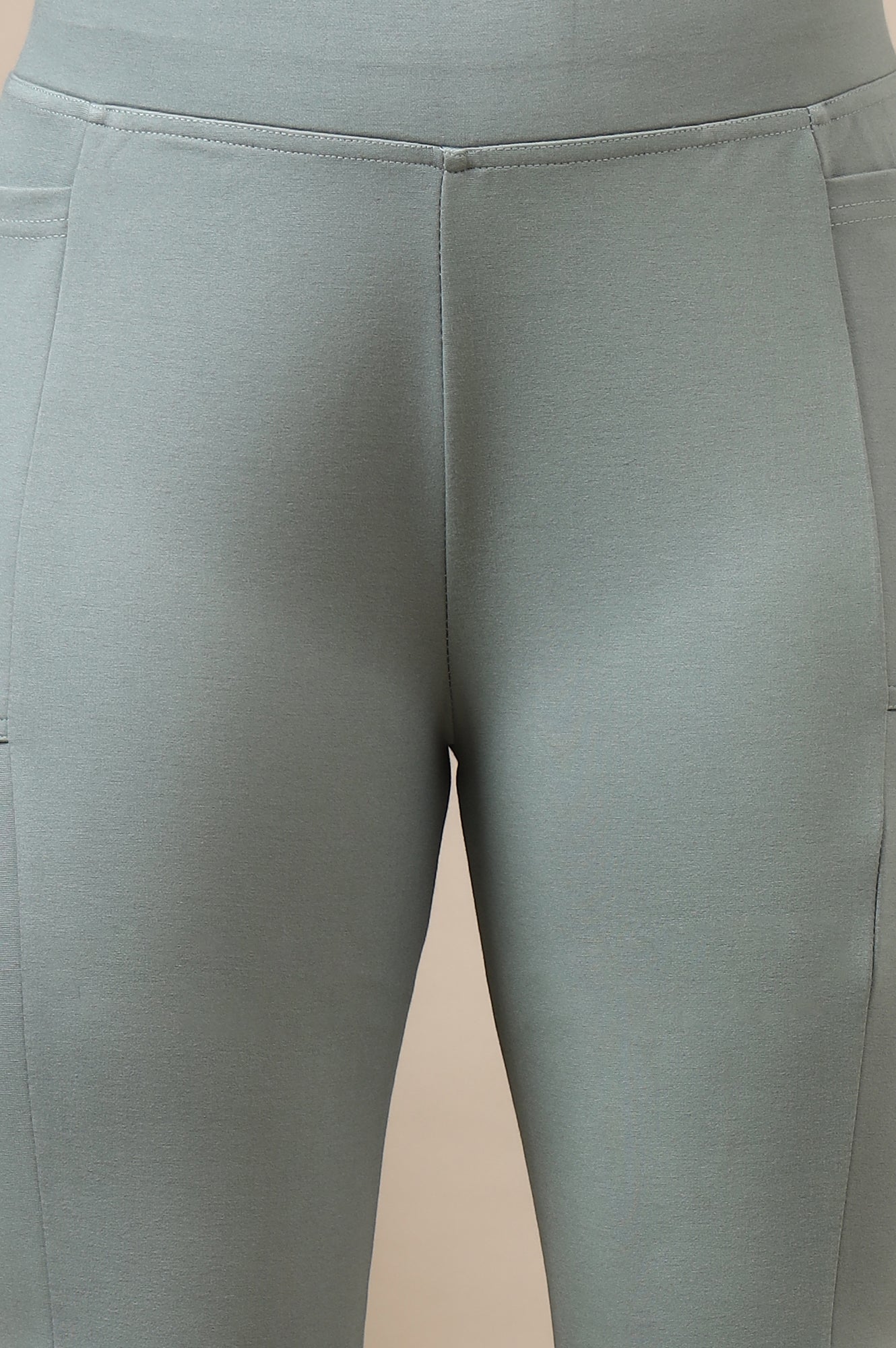 Green Solid Flared High Waisted Yoga Tights With Side Pockets
