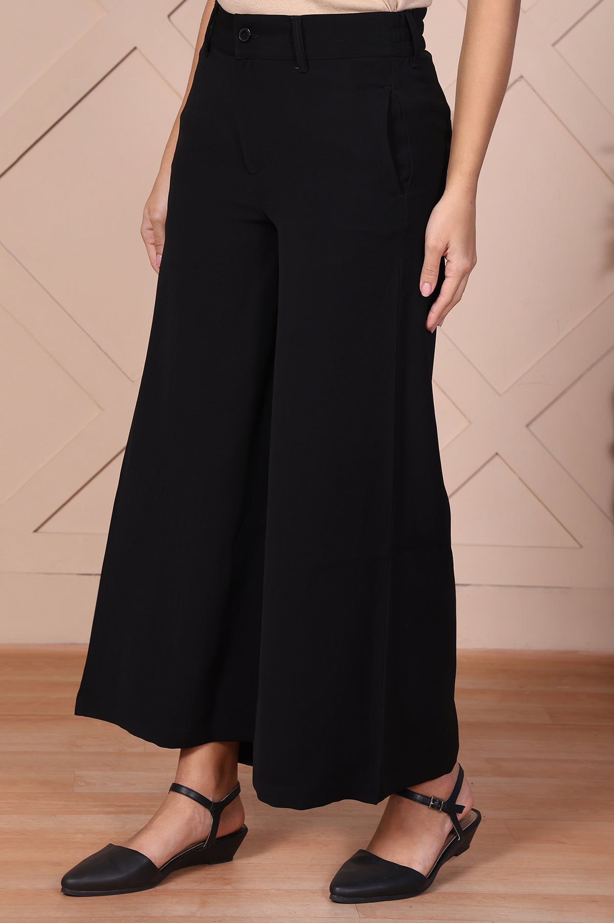 Black Solid High Rise Ankle Length Wide Leg Boss Pants
