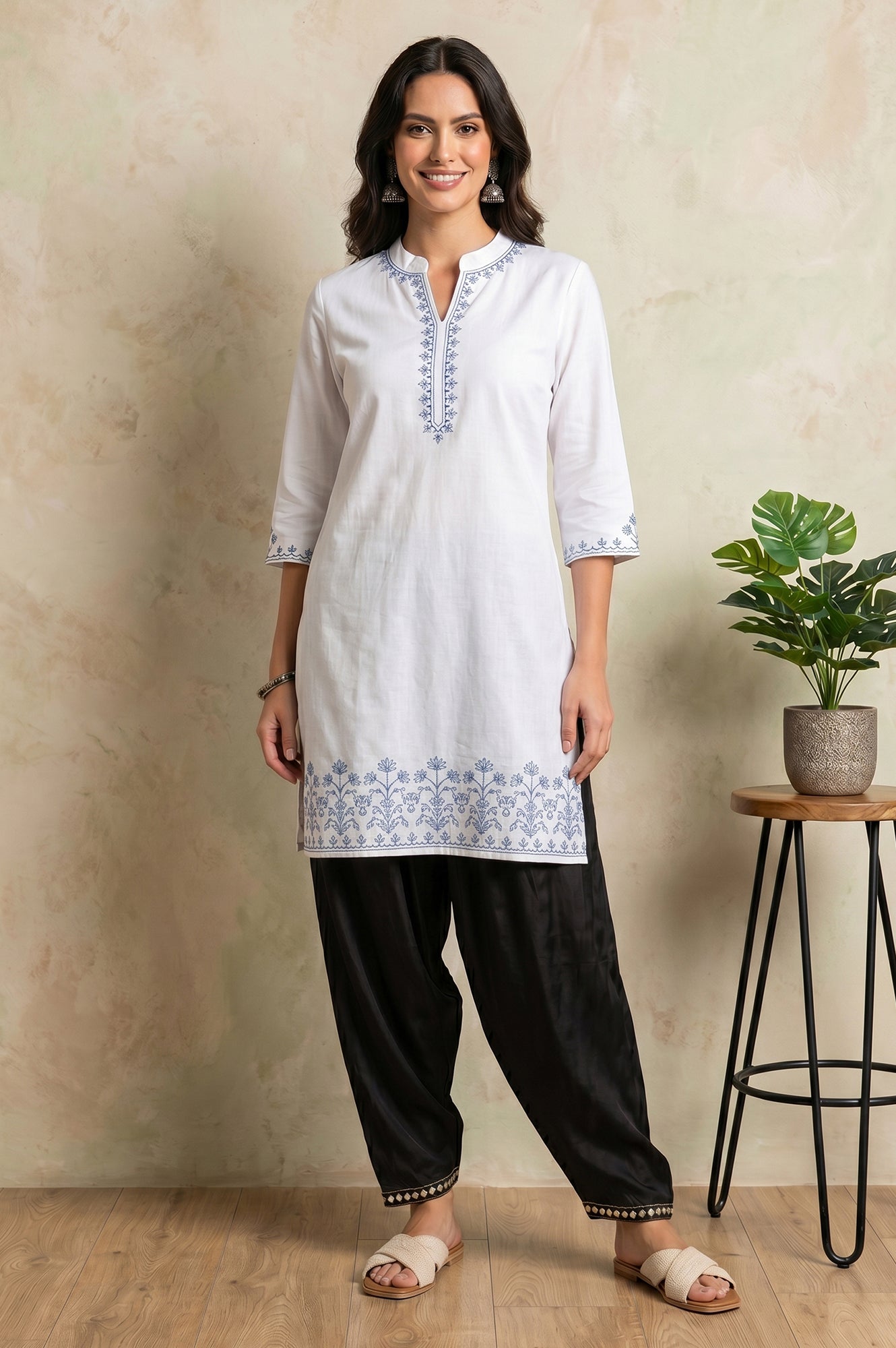 Black Relaxed Fit Patiala Salwar With Lace