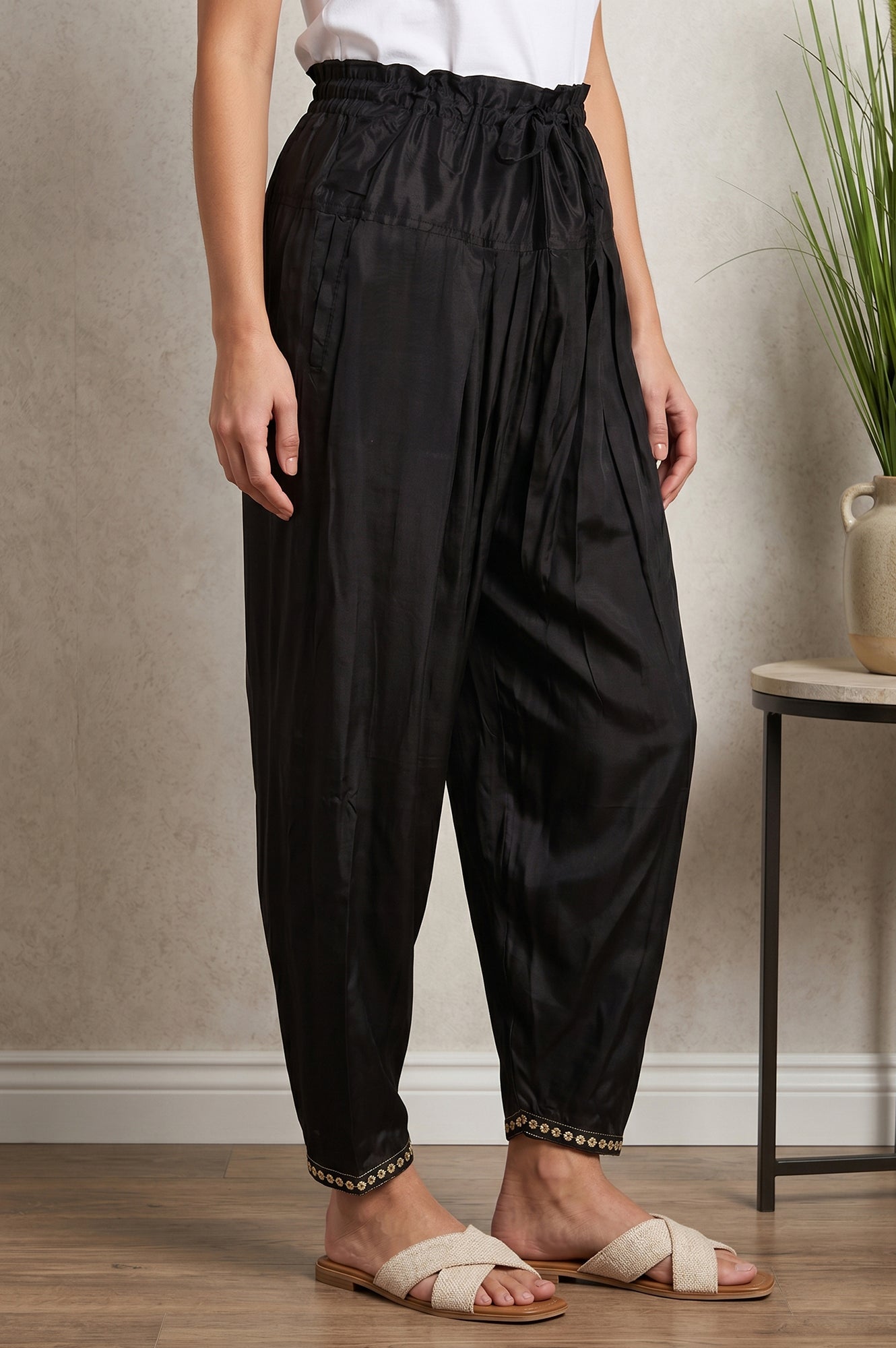 Black Relaxed Fit Patiala Salwar With Lace
