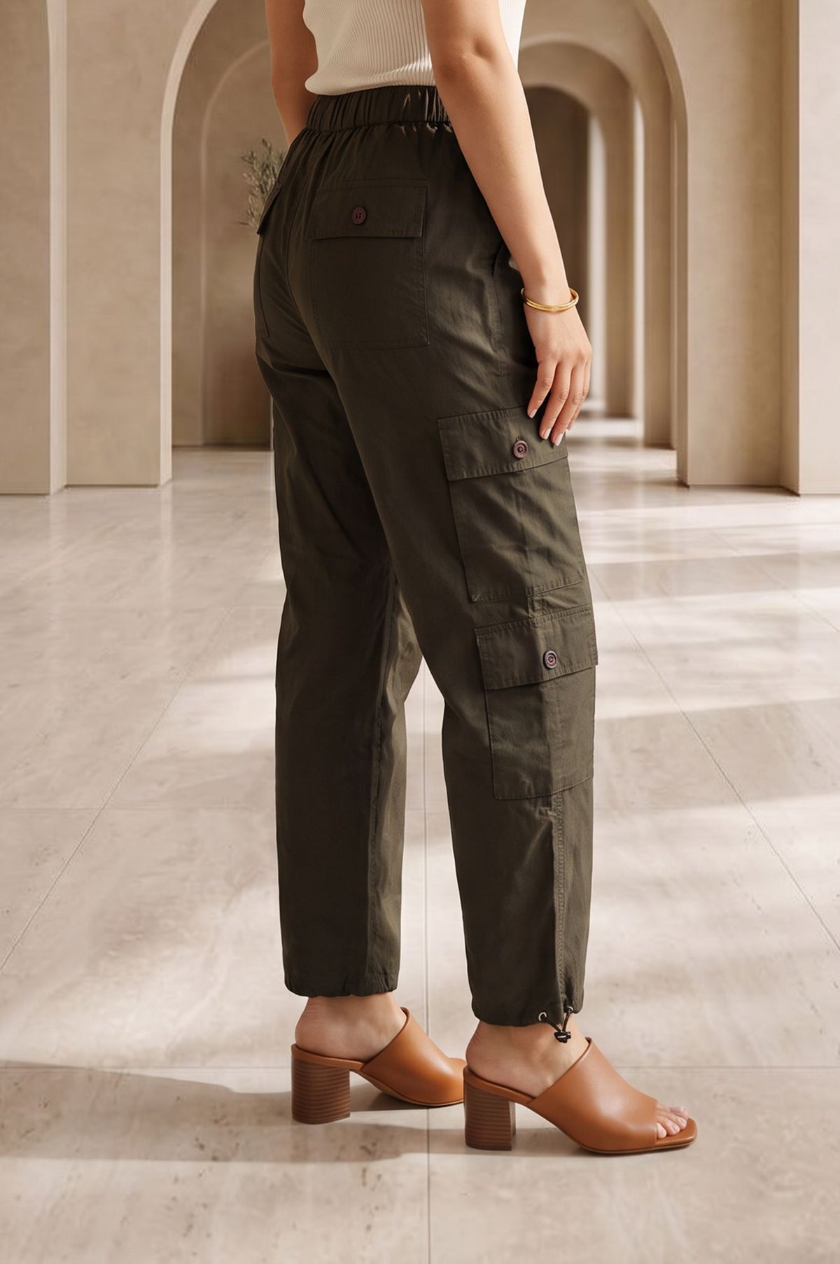 Olive Solid Pure Cotton Straight Fit Ankle Length Cargo