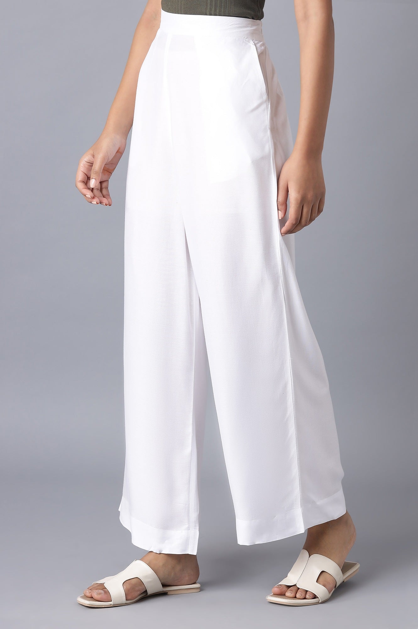 White Solid Relaxed Fit Ankle Length High Rise Palazzo