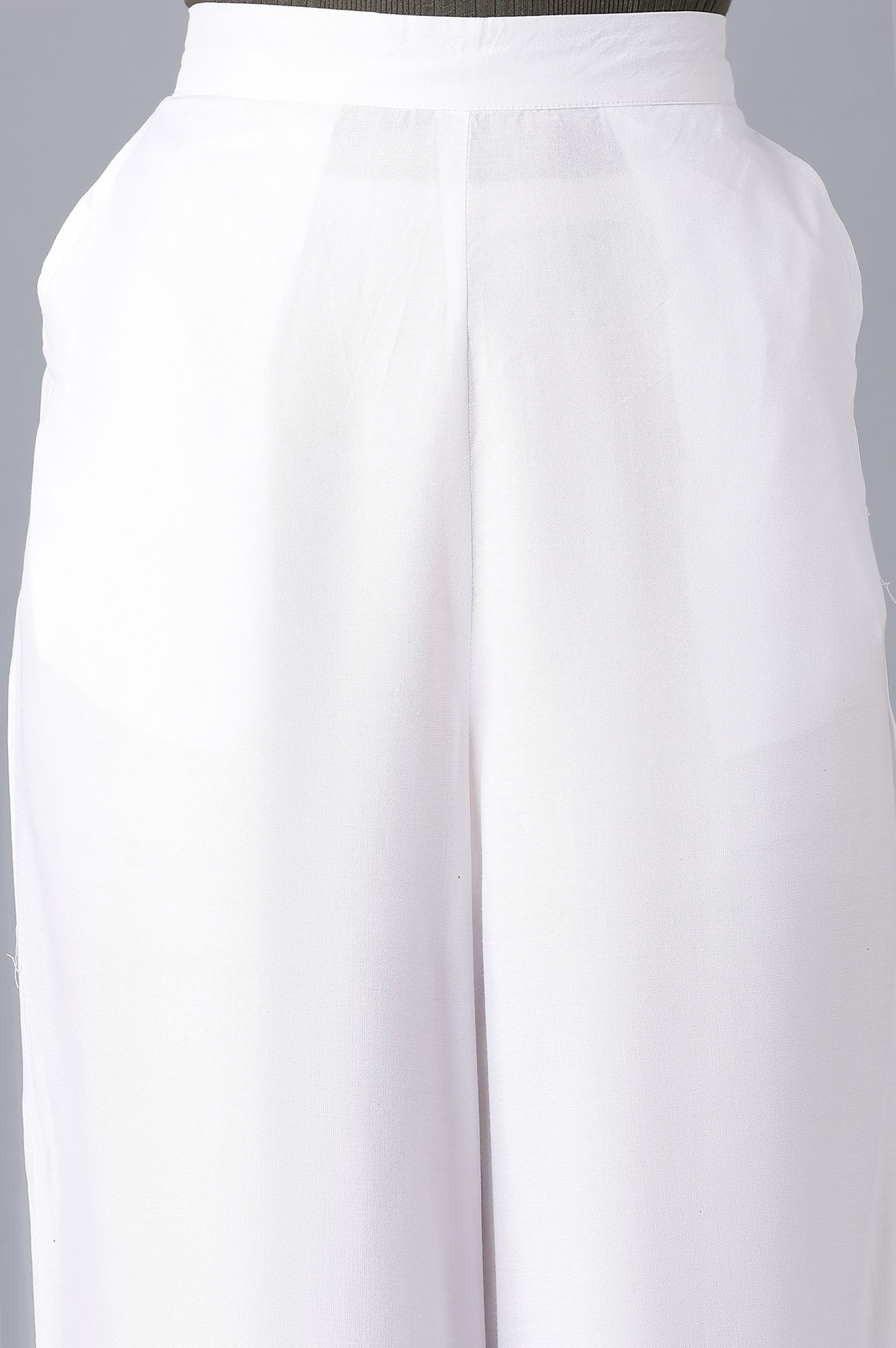 White Solid Relaxed Fit Ankle Length High Rise Palazzo