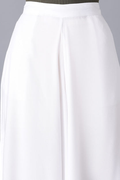 White Solid Relaxed Fit Ankle Length Mid Rise Cullotes
