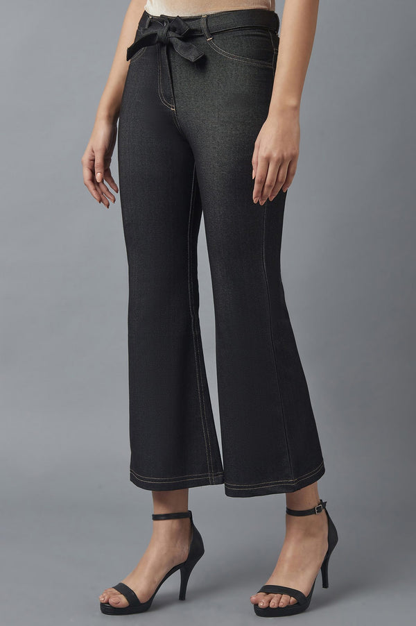 Black Solid Boot Cut Denim Pants With Waist Belt