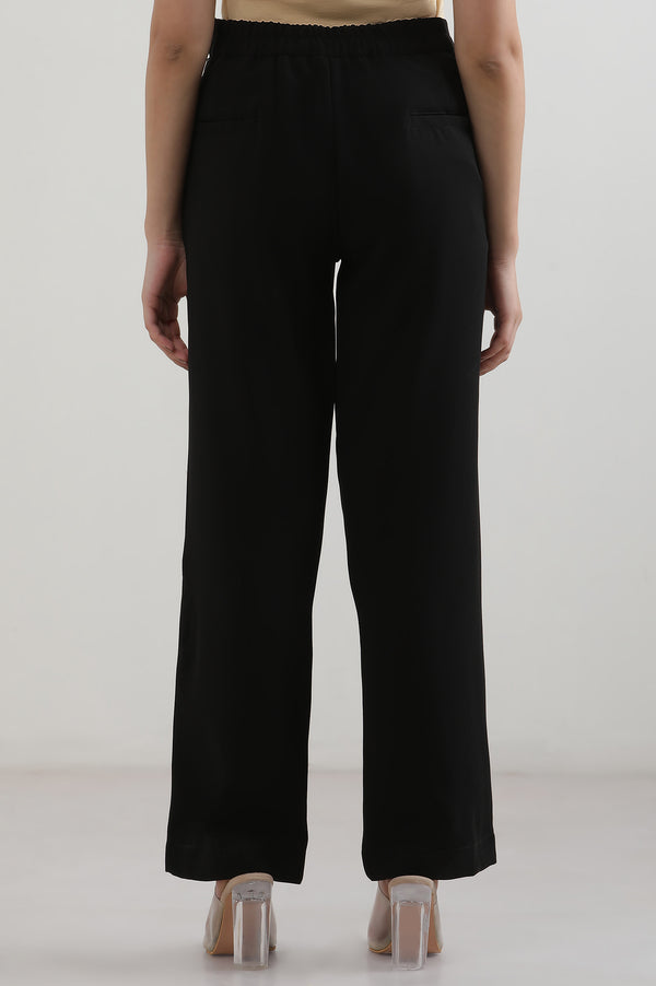Black Solid Straight Fit Woven Pants With Zipper Closure