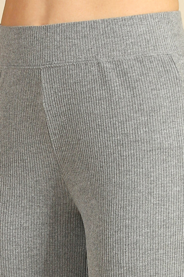 Grey Solid Straight Fit Pants With Slip On Closure