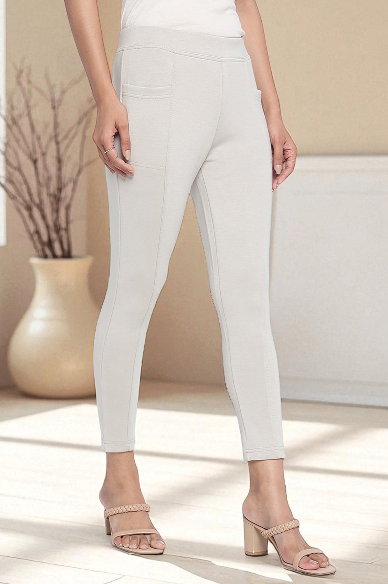 Tan Solid Mid Rise Tights in Calf Length