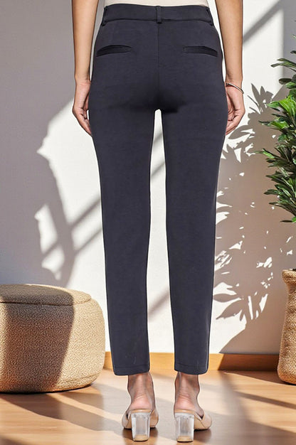 Black Solid Slim fit Trousers in Ankle Length