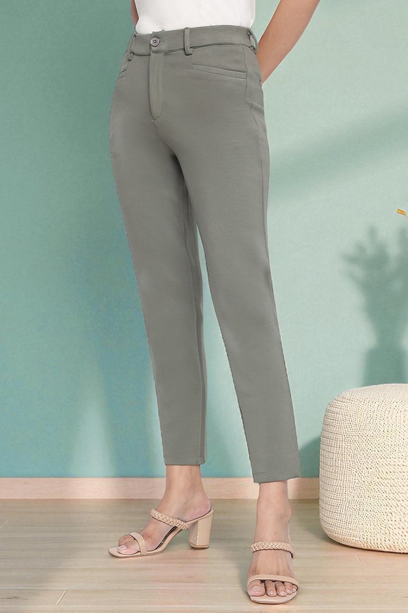 Green Solid Mid Rise Trouser in Ankle Length